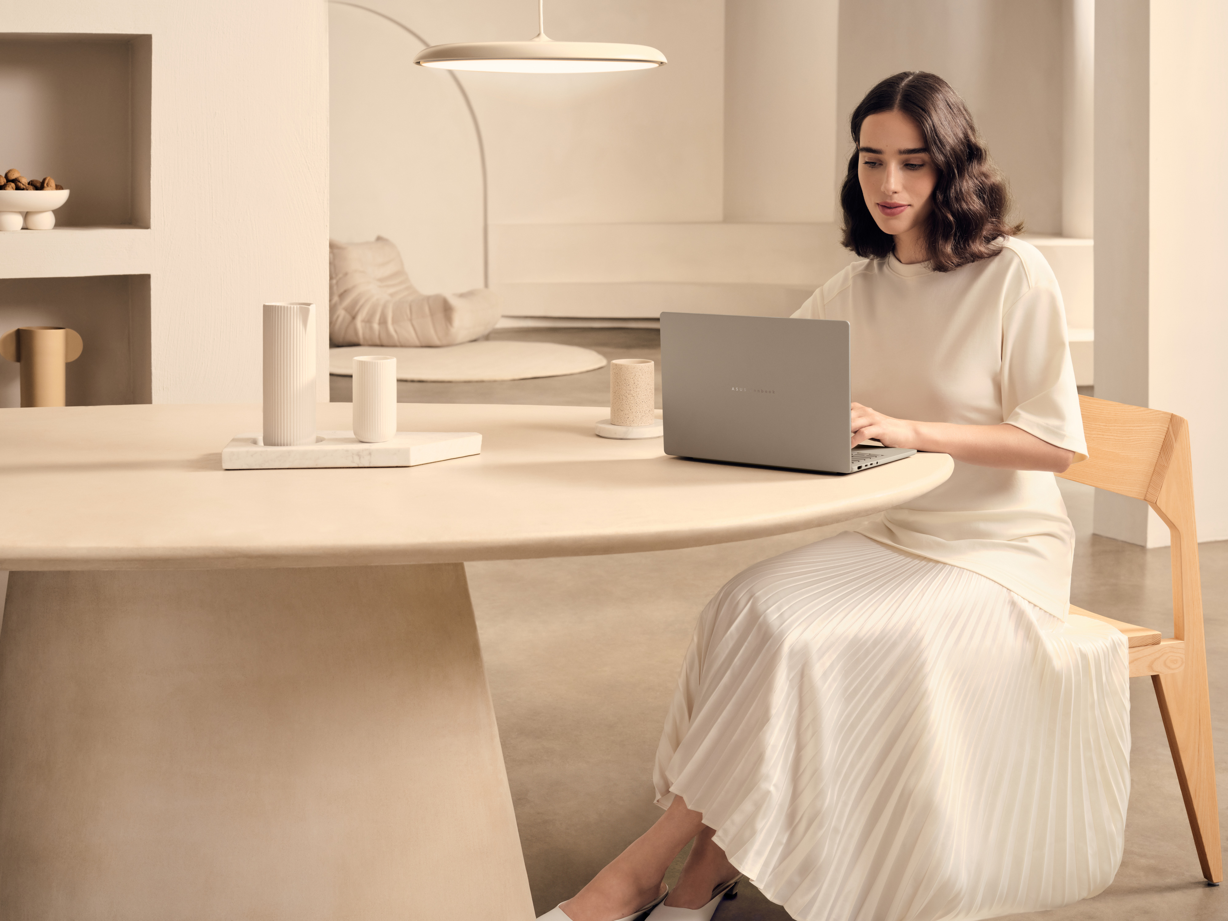 全球最轻14寸Copilot+ PC!ASUS Zenbook A14大马发布,售价RM4999起! 13 241024 ASUS SHOT 03 BEIGE UX3407 199 72dpi 1