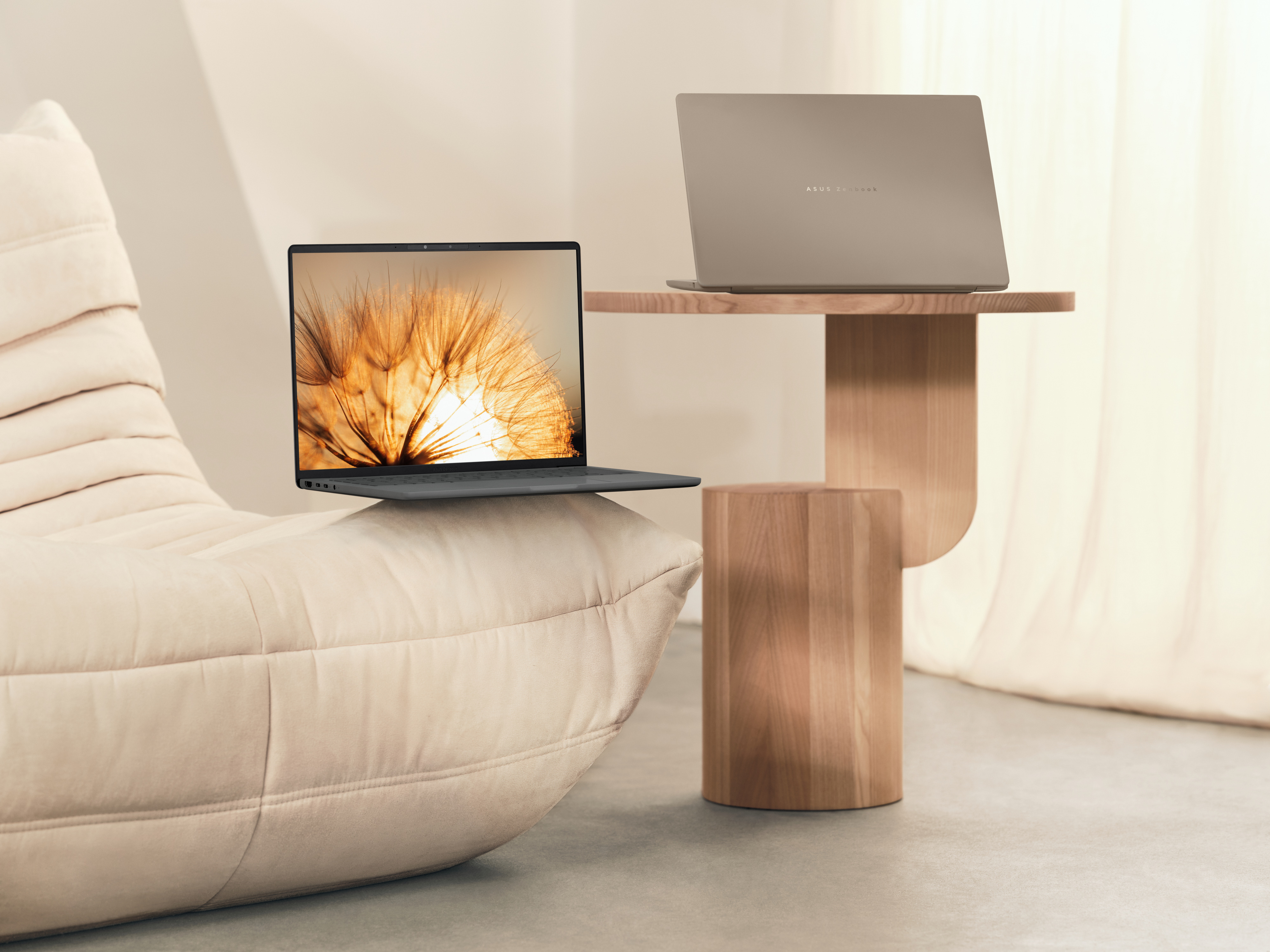 全球最轻14寸Copilot+ PC!ASUS Zenbook A14大马发布,售价RM4999起! 9 241026 ASUS SHOT 06 UX3407 104 72dpi 1