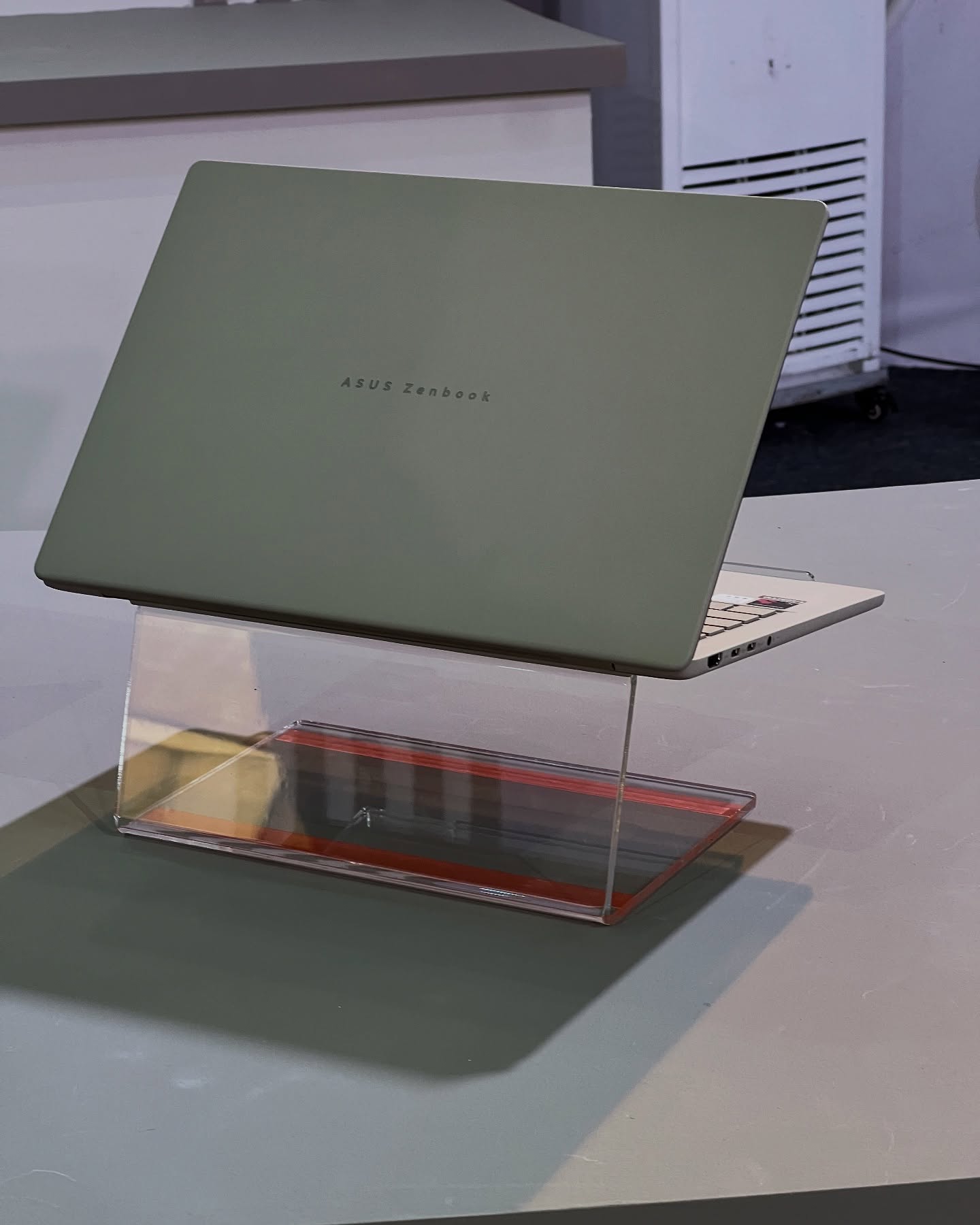 全球最轻14寸Copilot+ PC!ASUS Zenbook A14大马发布,售价RM4999起! 10 480797679 18493263616010402 3326150474171648488 n 1