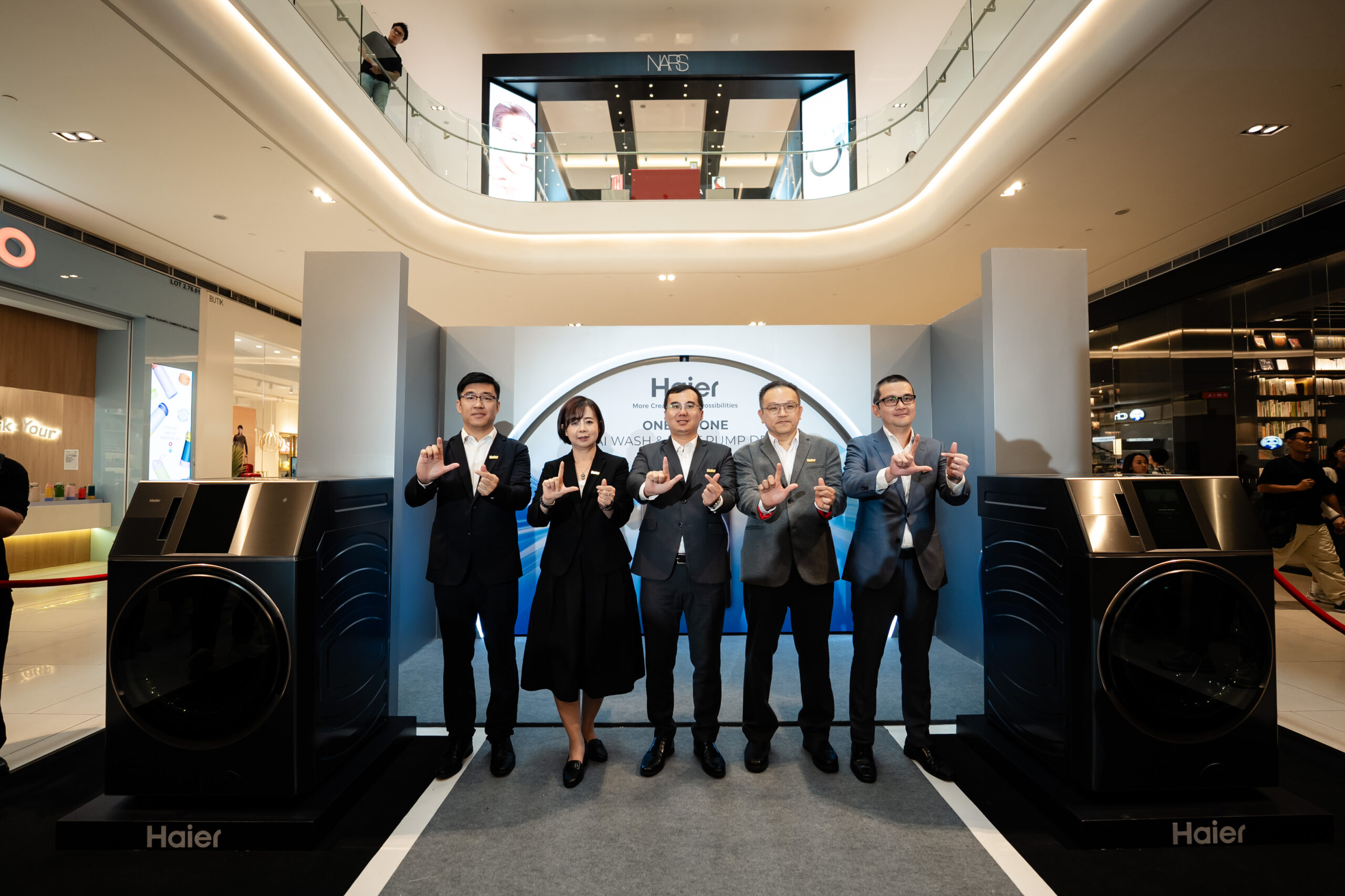 02 Haier L Washing Machine Haier Malaysia management group photo 1 scaled