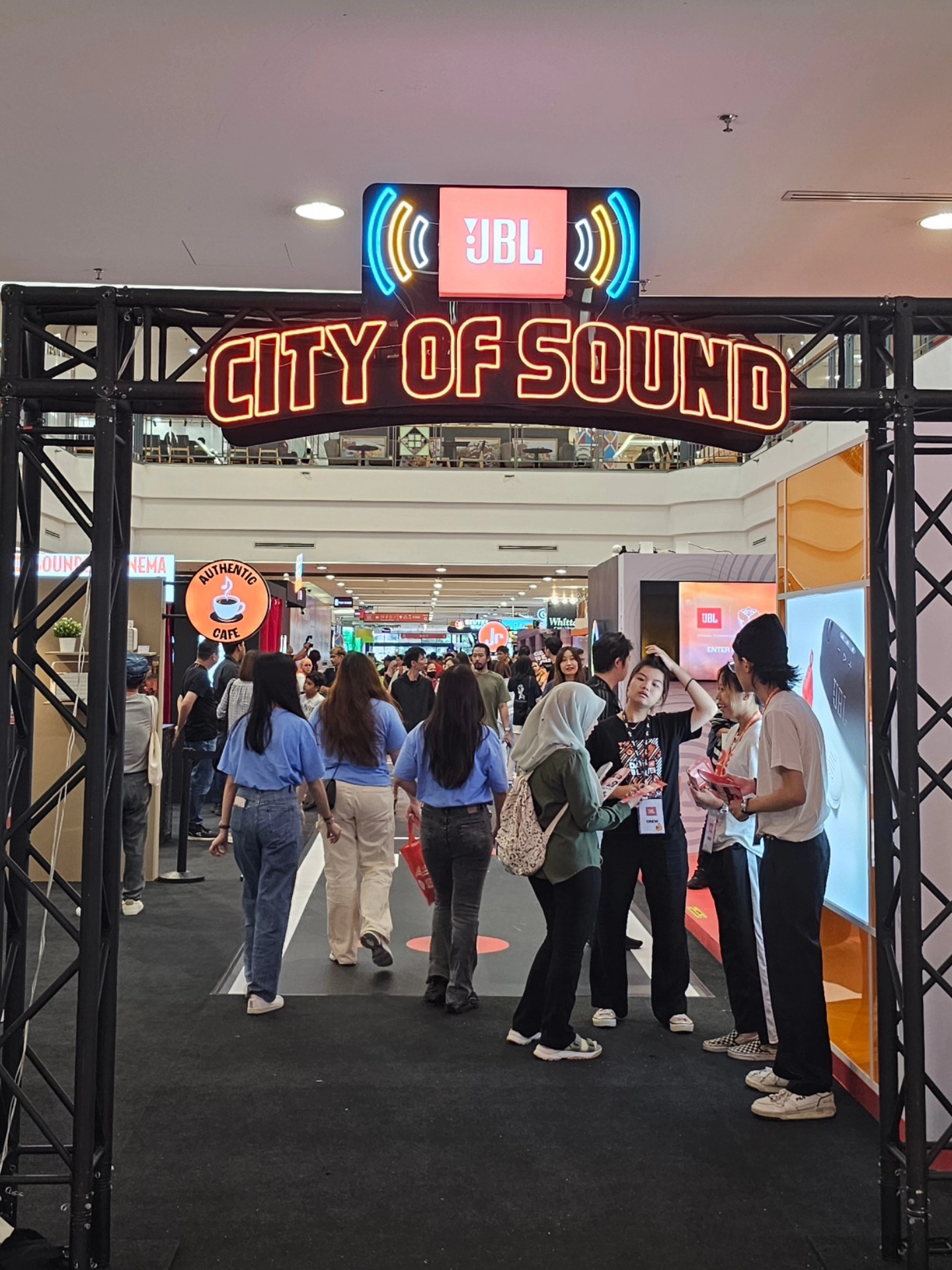 JBL办路演活动:JBL Tour One M3 Smart Tx 头戴式耳机、便携式音响等新品亮相!大马售价RM129起 2 500482090 1110062777822018 8333908313167057565 n