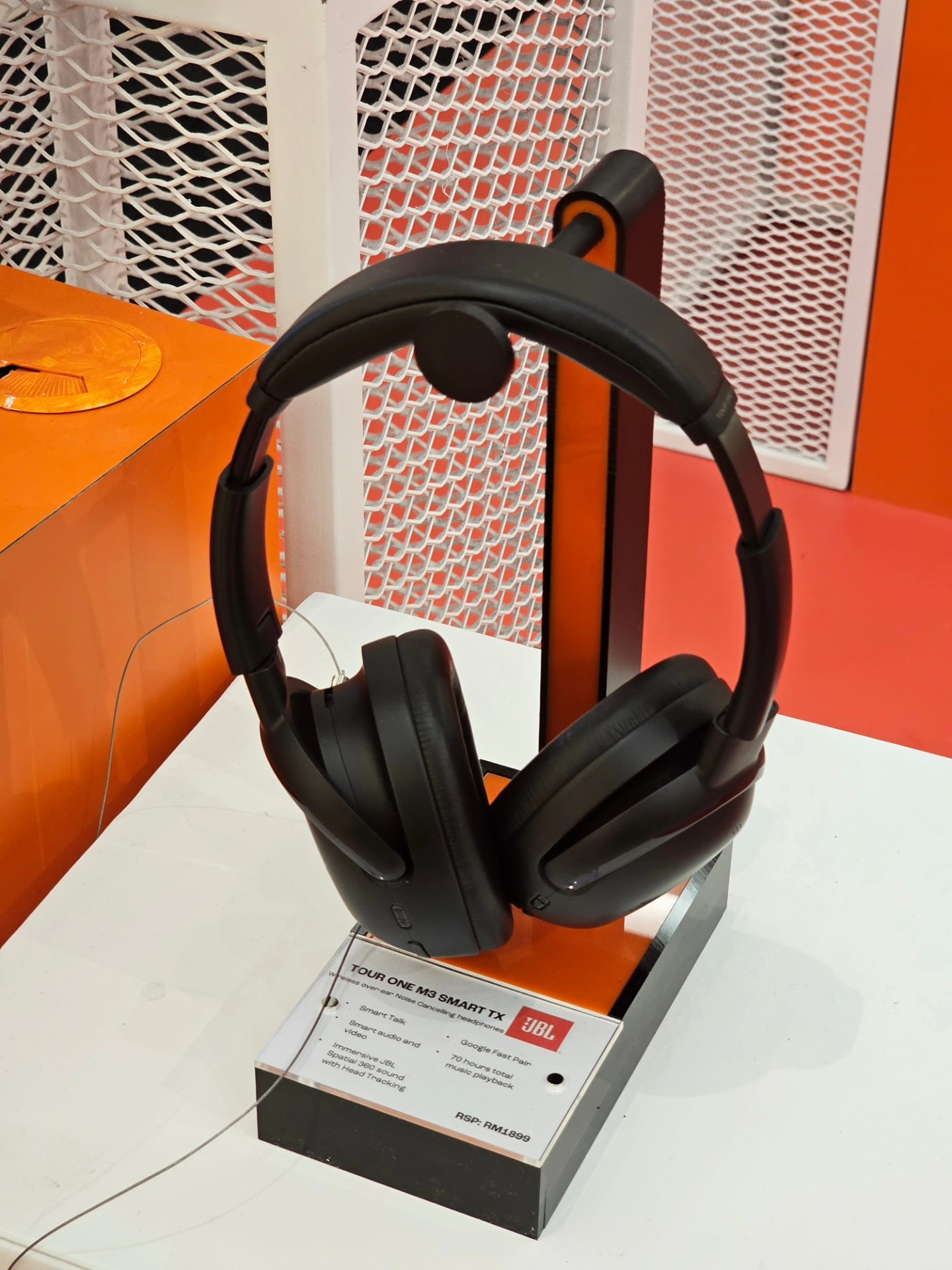 JBL办路演活动:JBL Tour One M3 Smart Tx 头戴式耳机、便携式音响等新品亮相!大马售价RM129起 8 500565027 1110062811155348 3288056017999141641 n