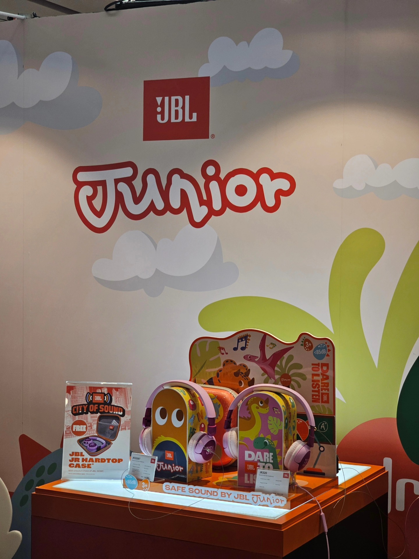 JBL办路演活动:JBL Tour One M3 Smart Tx 头戴式耳机、便携式音响等新品亮相!大马售价RM129起 16 501193120 1110062807822015 8794973758404525013 n 1