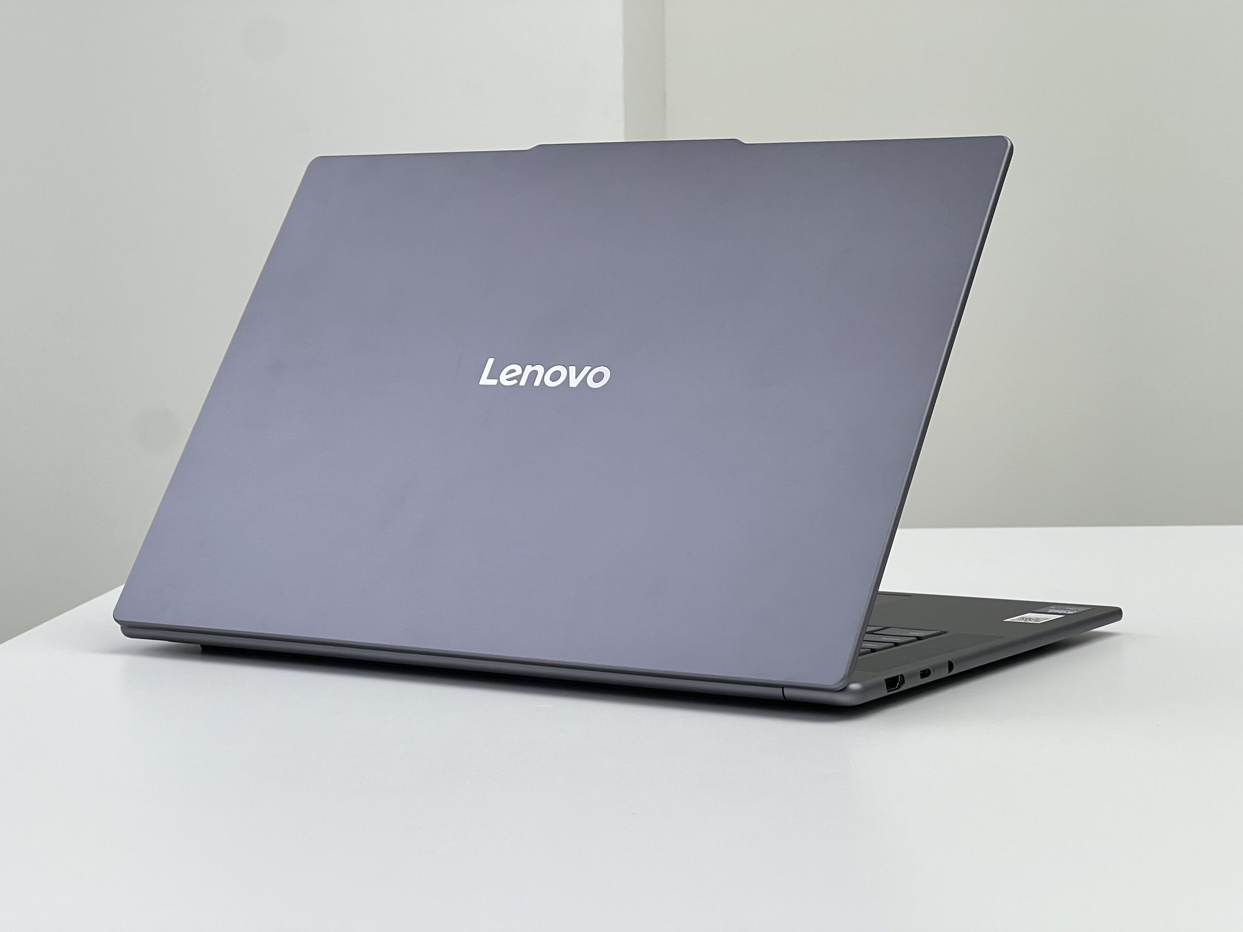 Lenovo Yoga Slim 7i Aura Edition体验:轻薄、续航、内存容量管饱的高端办公本体验! 2 IMG 1973 scaled