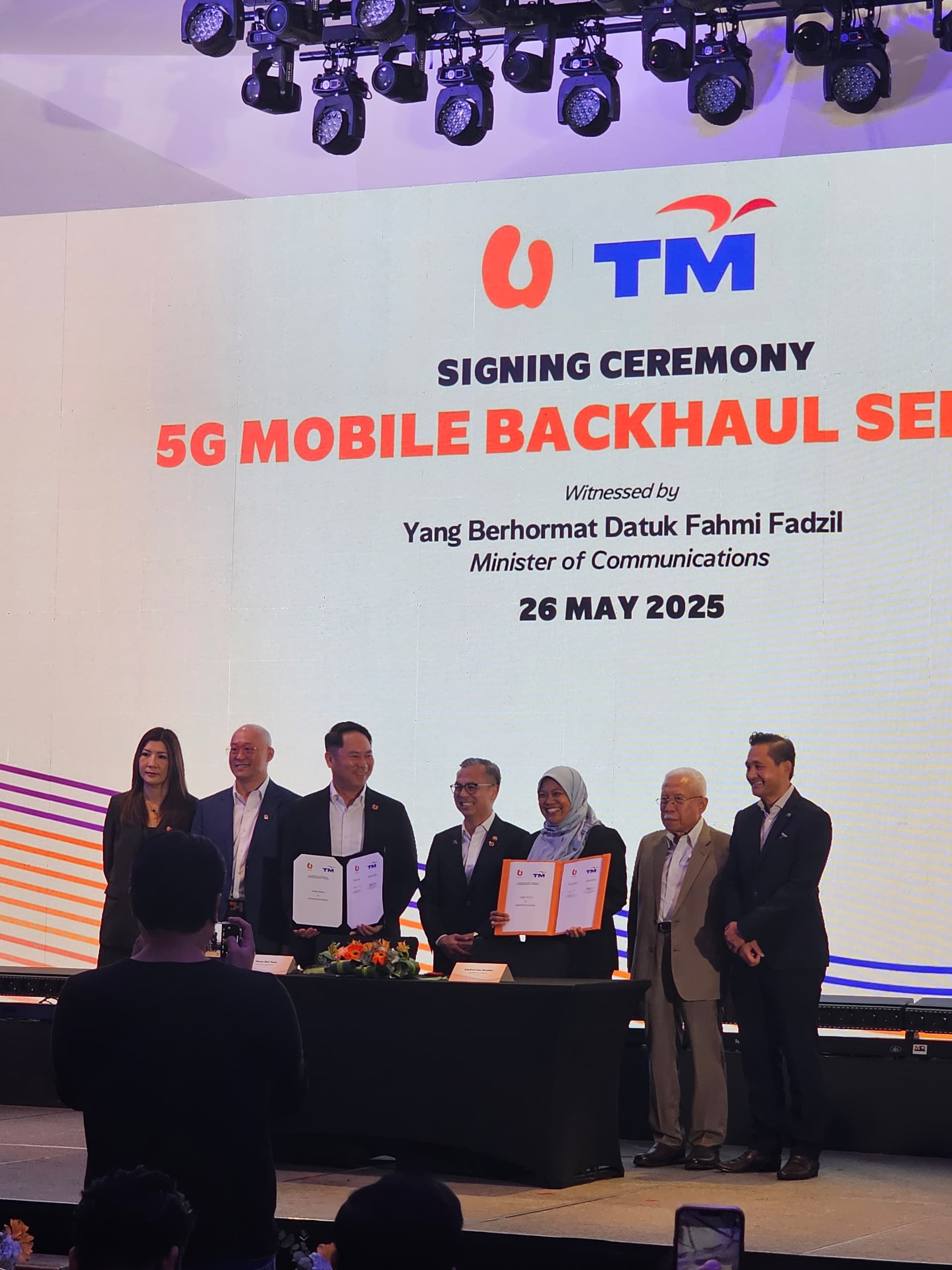 U Mobile 携手 TM 加速大马5G网络发展!签订10年光纤合作协议:目标12个月内实现80% 5G人口覆盖率! 4 WhatsApp Image 2025 05 26 at 16.03.31 1