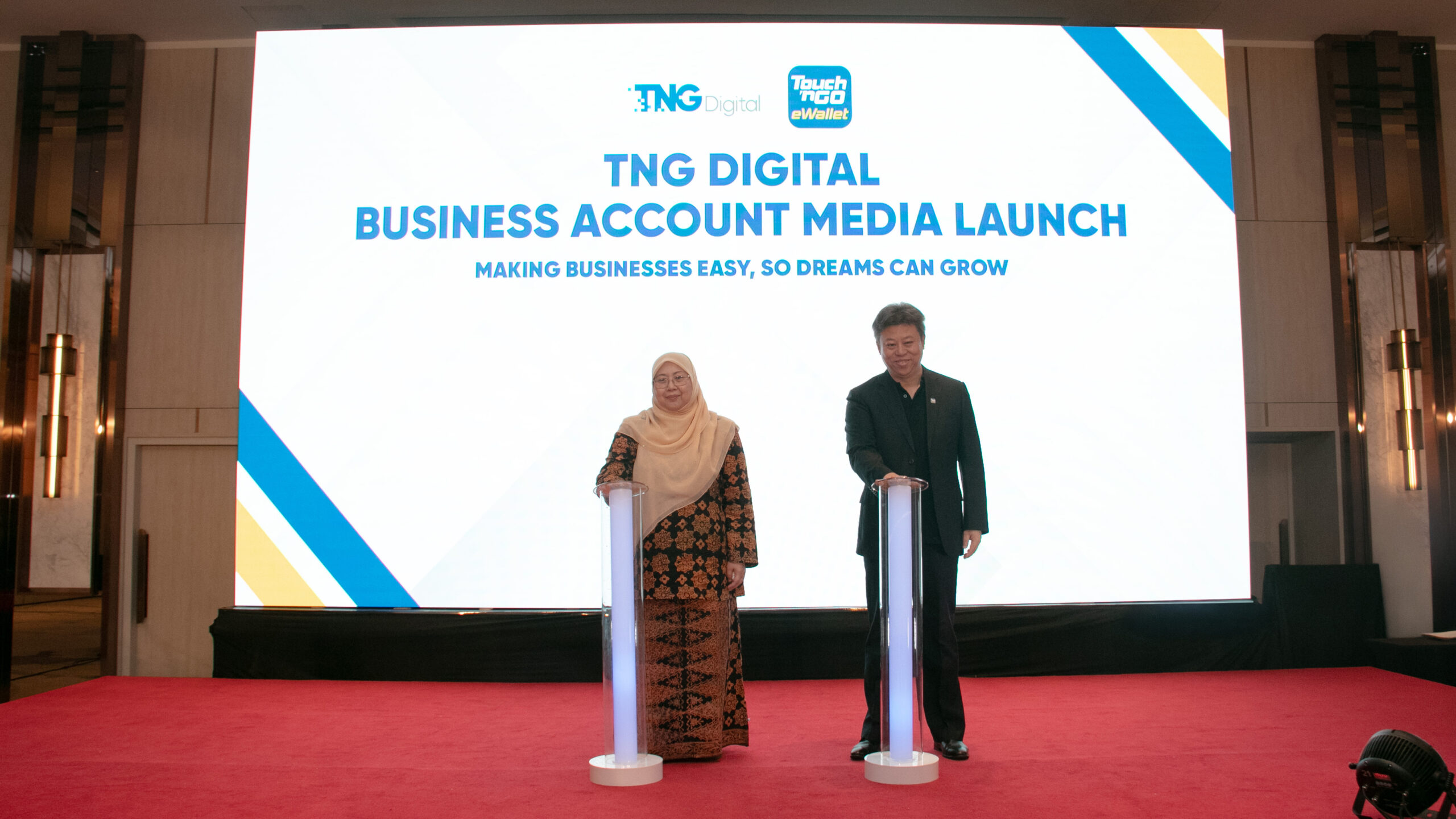 TNG Digital 推出 Business Account 商用账户新服务!零门槛申请、实时收到生意收入,助力小企业现金流稳定性! 3 1 54 scaled