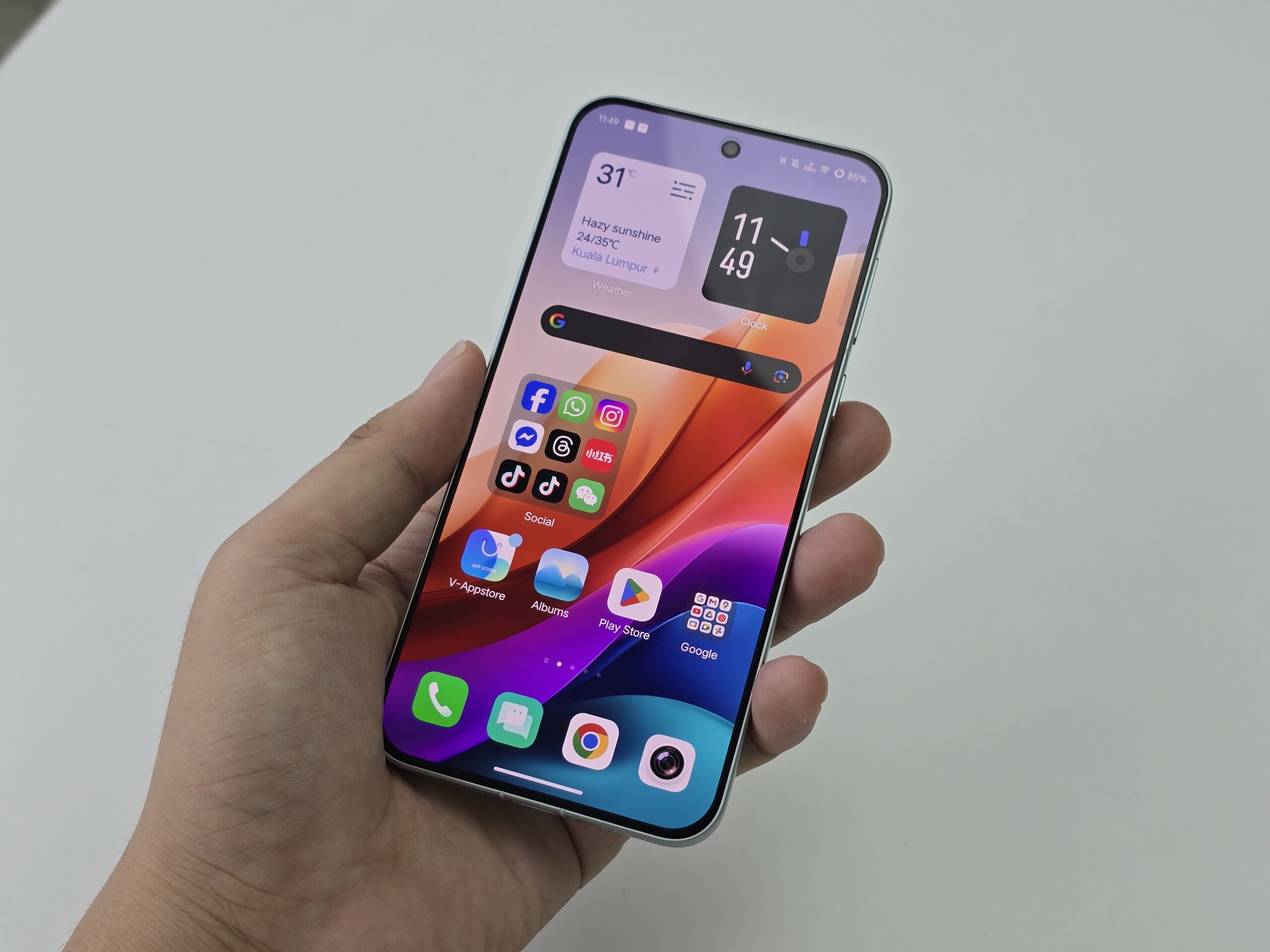 vivo X200 FE评测:小屏旗舰的强者!6500mAh+潜望式长焦镜头,只有6.3寸小巧机身! 2 20250630 114925 scaled