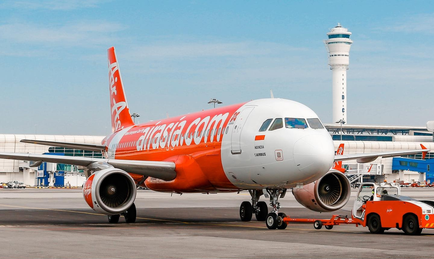 AirAsia品牌价值提升66%!跻身全球最有价值航空品牌第24位、马来西亚第七大最具价值品牌! 2 AK splash