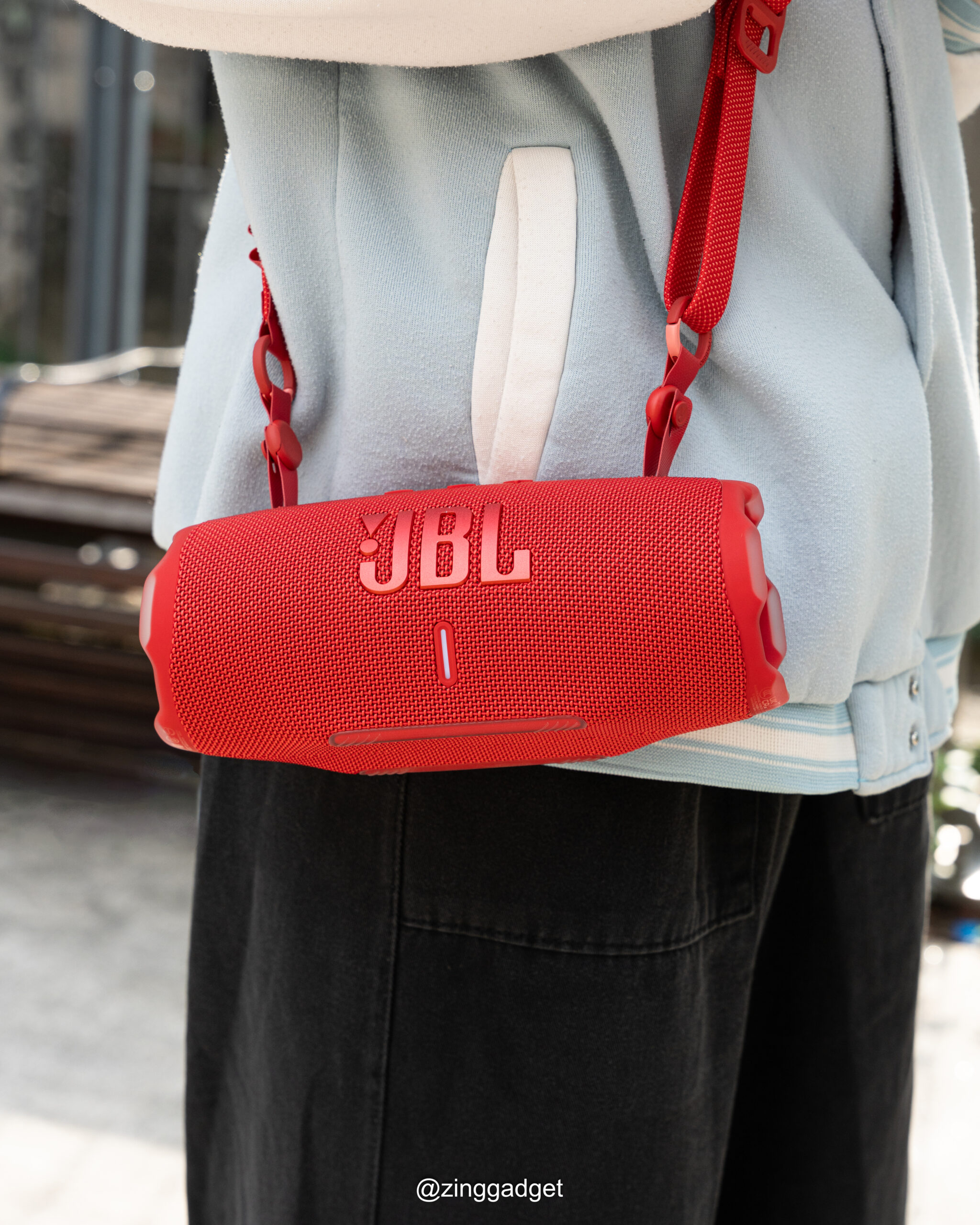 JBL Charge 6 体验:户外派对实用音响,有充电宝功能+Type-C接口,低音表现依旧带劲! 10 DSC07410 scaled