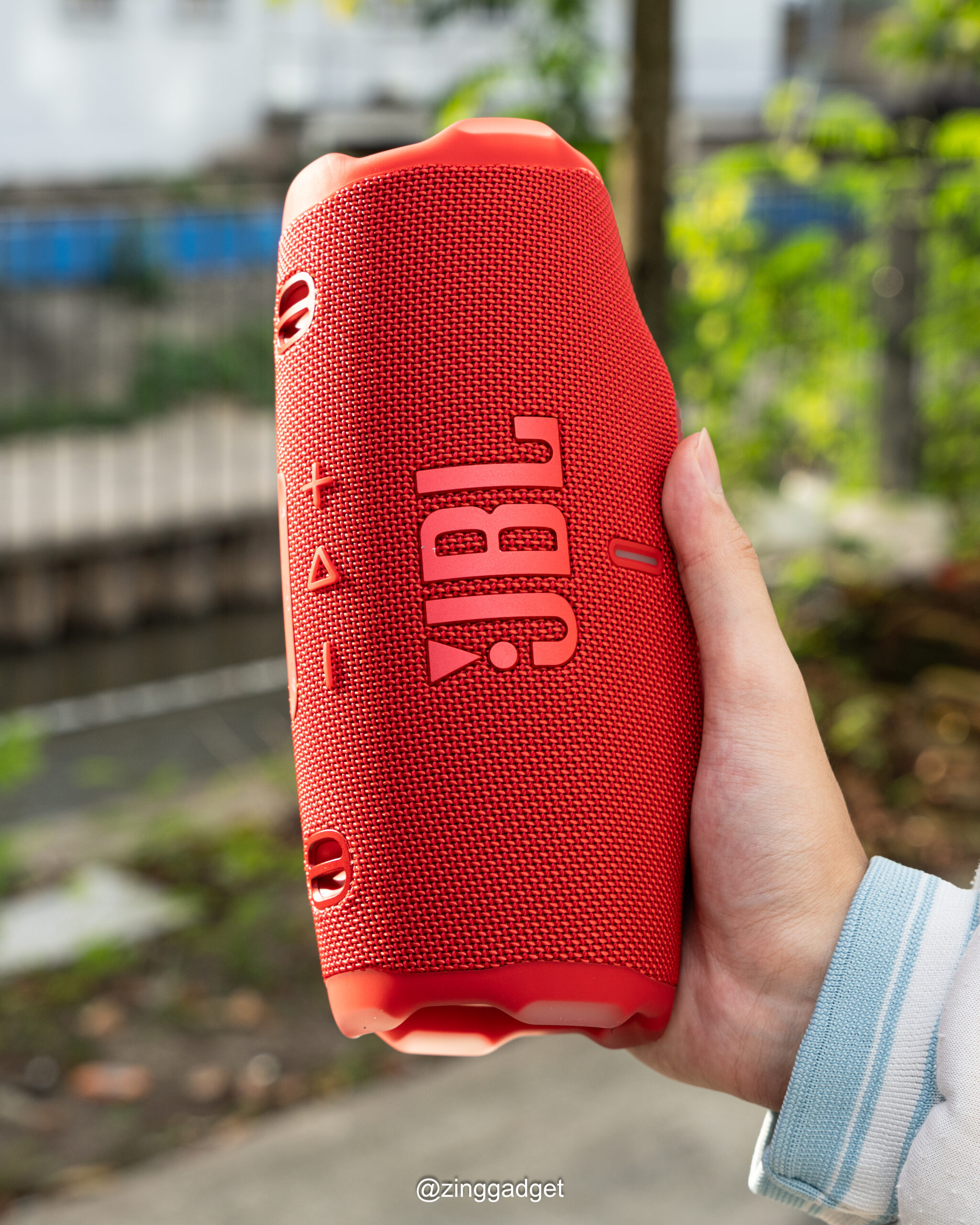 JBL Charge 6 体验:户外派对实用音响,有充电宝功能+Type-C接口,低音表现依旧带劲! 2 DSC07468 scaled