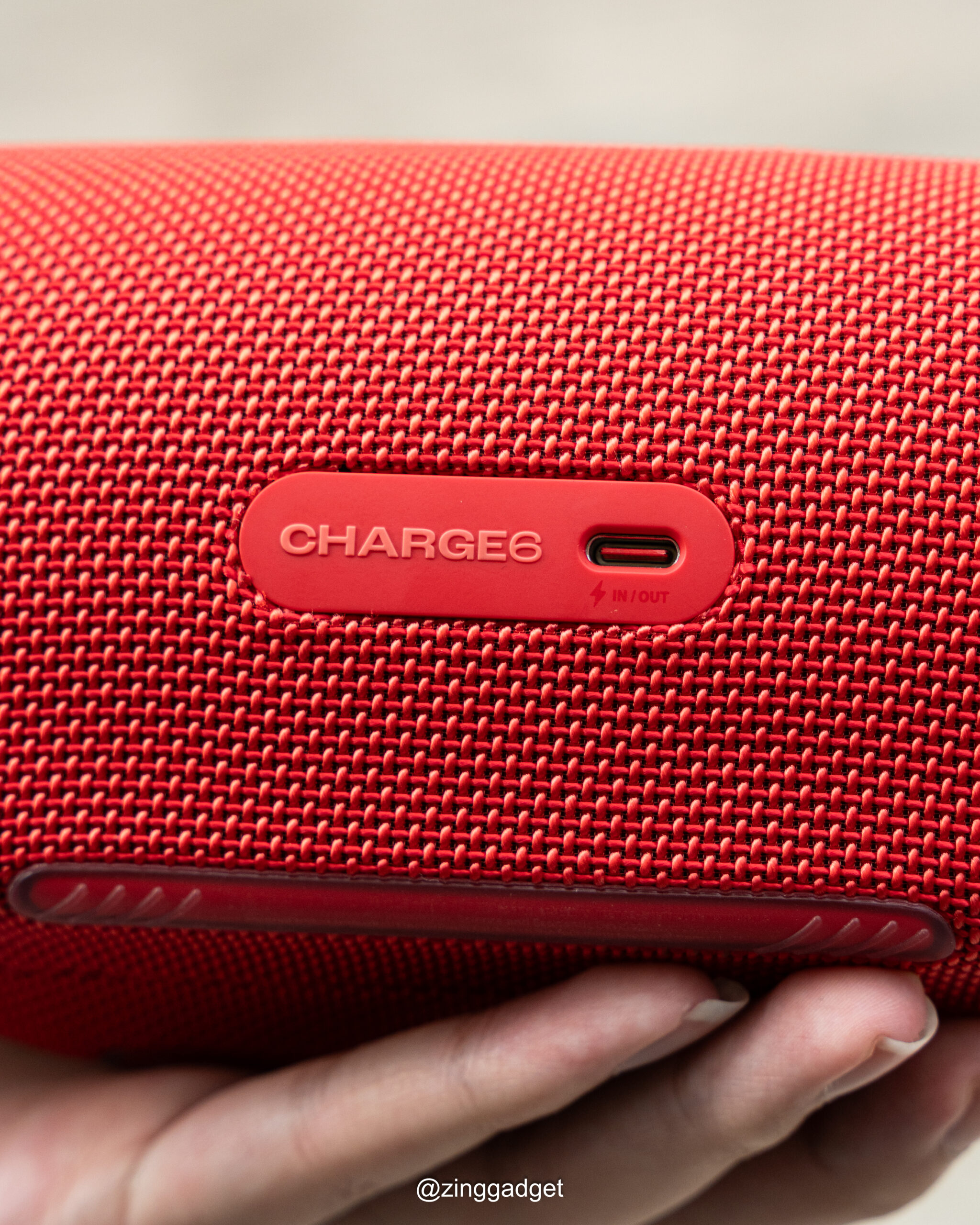 JBL Charge 6 体验:户外派对实用音响,有充电宝功能+Type-C接口,低音表现依旧带劲! 11 DSC07472 scaled