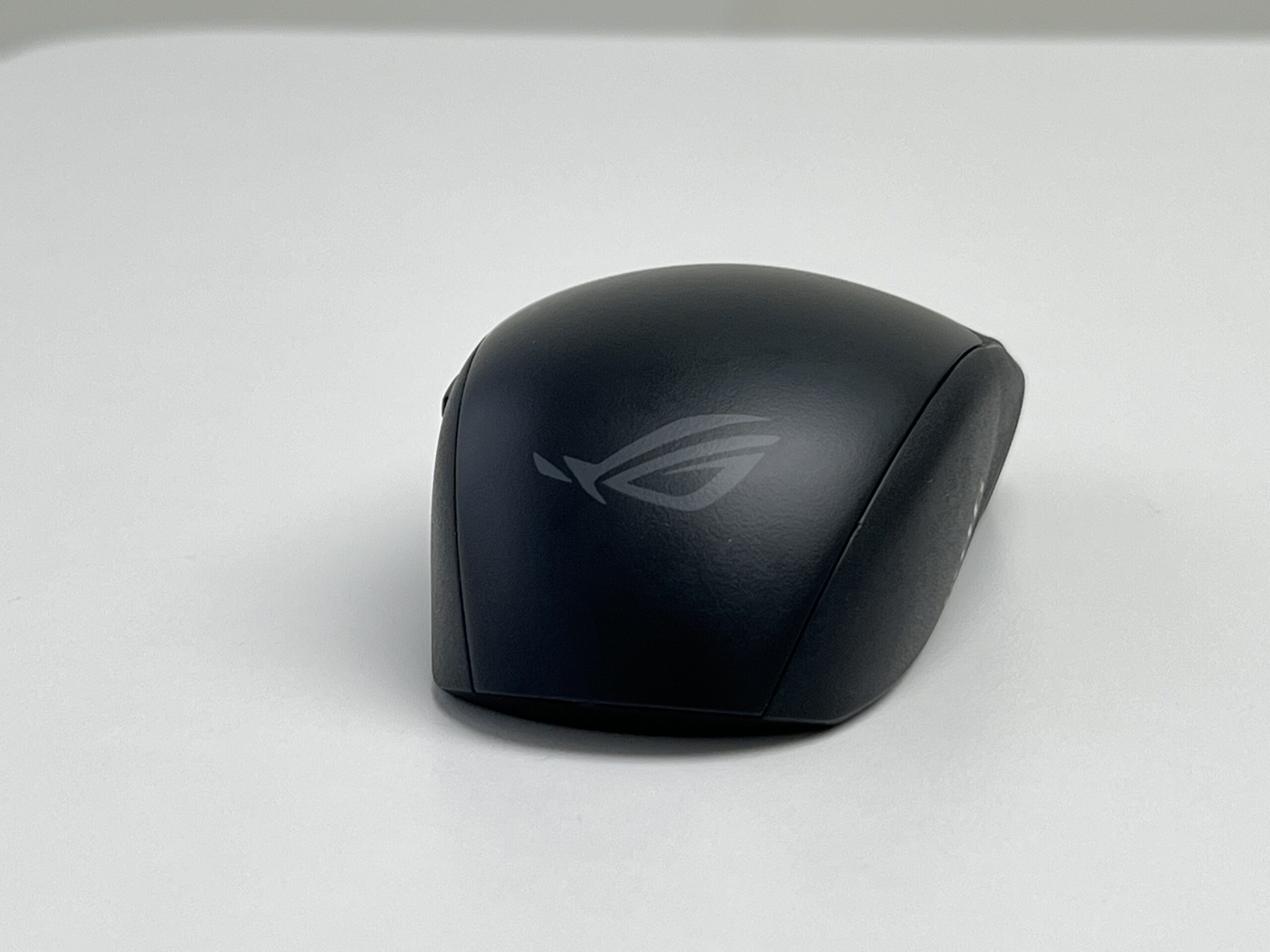 电竞滑鼠怎么挑?ROG Strix Impact III Wireless细节功能一次看:按键热插拔、36,000DPI随意调、电池还有这细节! 6 IMG 3122 scaled