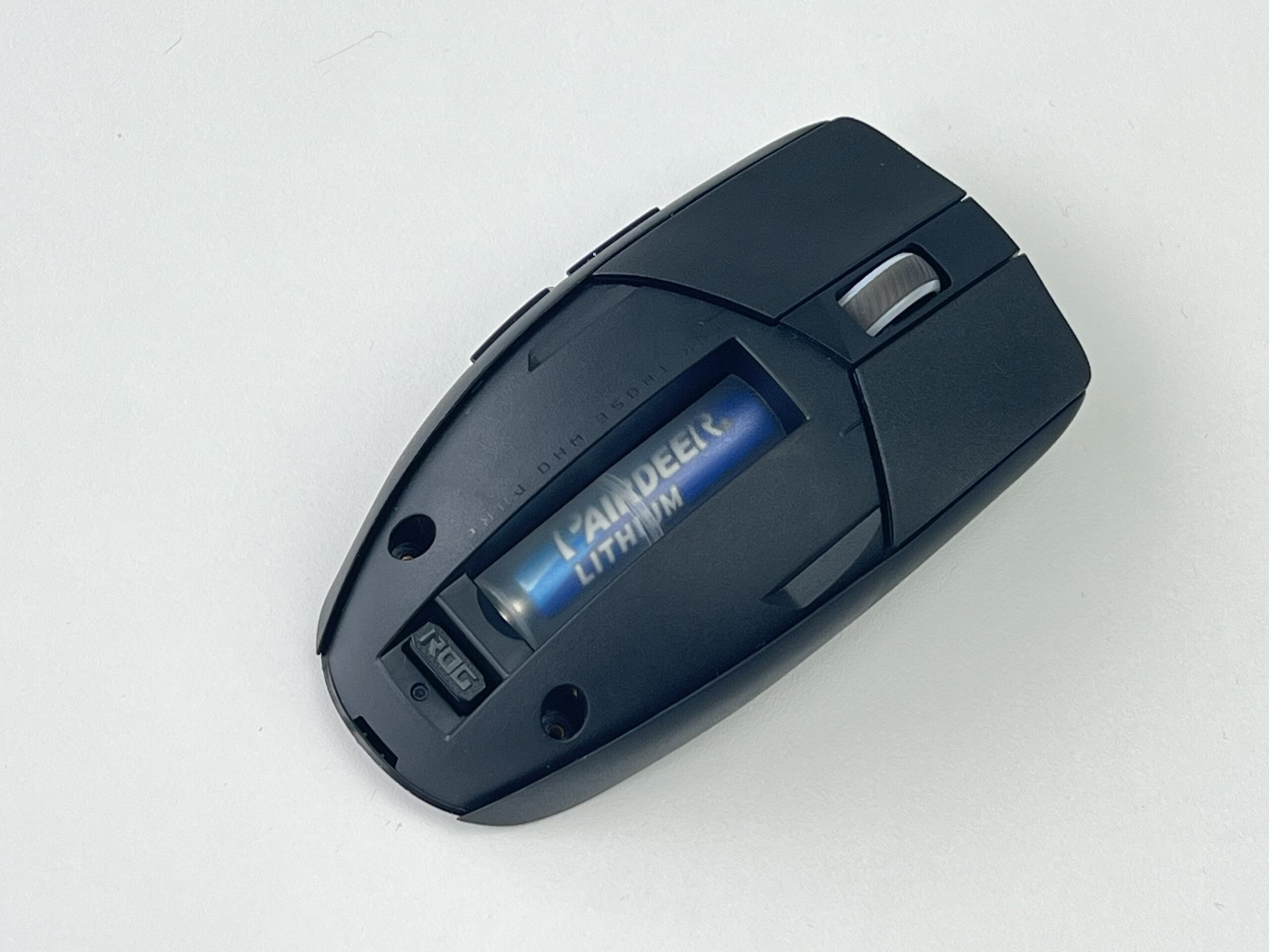 电竞滑鼠怎么挑?ROG Strix Impact III Wireless细节功能一次看:按键热插拔、36,000DPI随意调、电池还有这细节! 14 IMG 3166 scaled