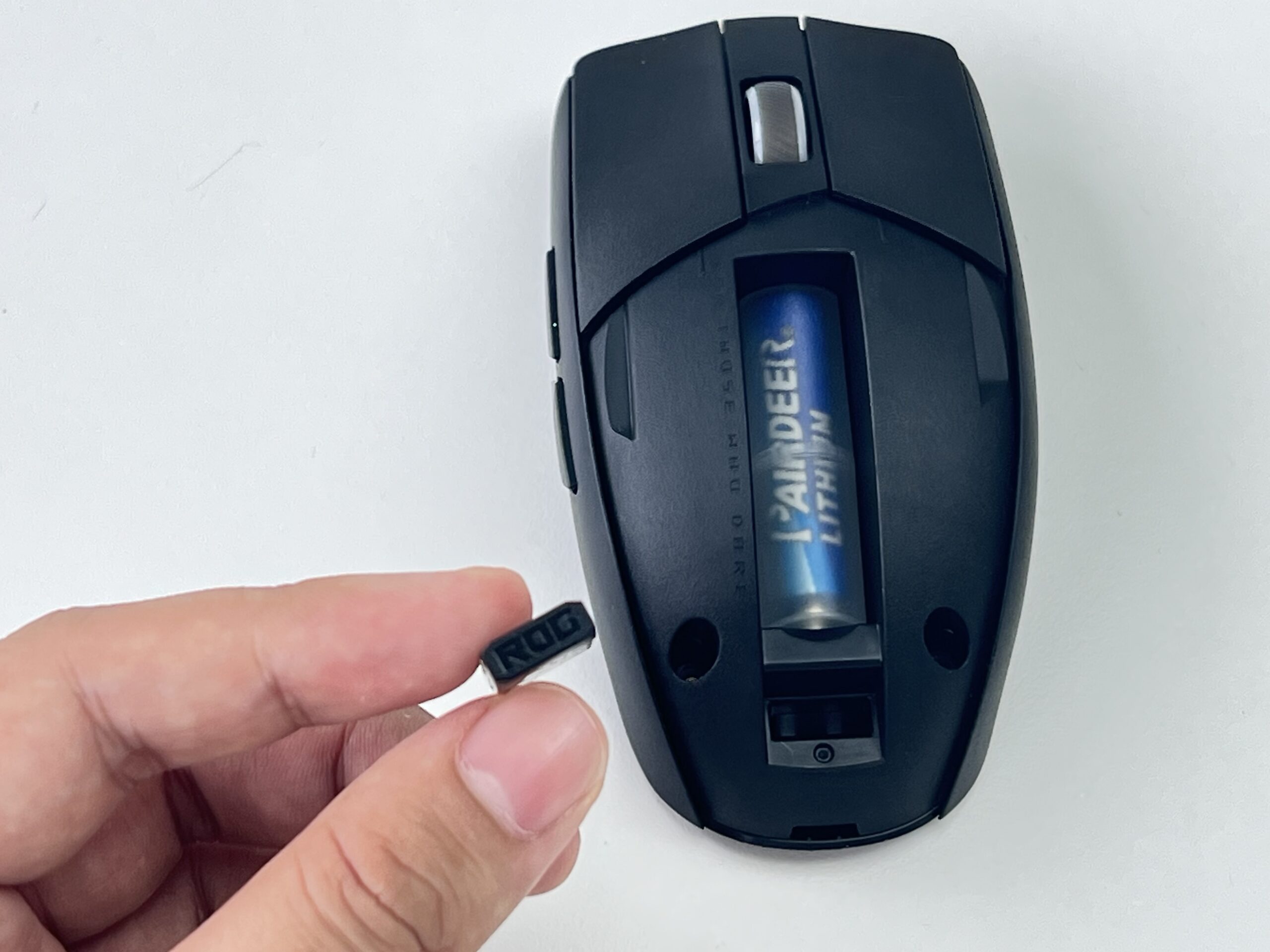电竞滑鼠怎么挑?ROG Strix Impact III Wireless细节功能一次看:按键热插拔、36,000DPI随意调、电池还有这细节! 15 IMG 3167 scaled