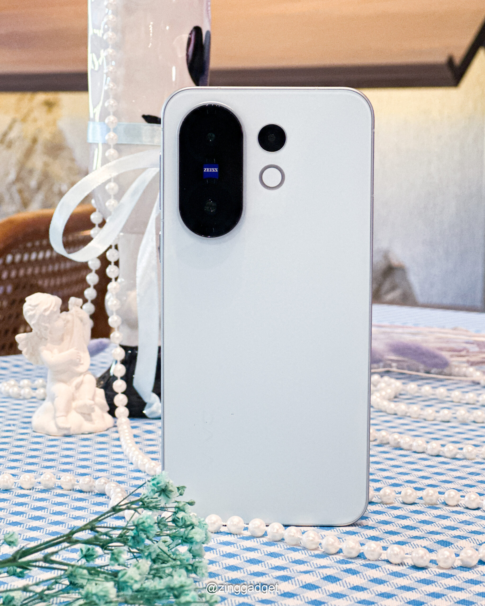 vivo X200 FE评测:小屏旗舰的强者!6500mAh+潜望式长焦镜头,只有6.3寸小巧机身! 6 IMG 7725 scaled