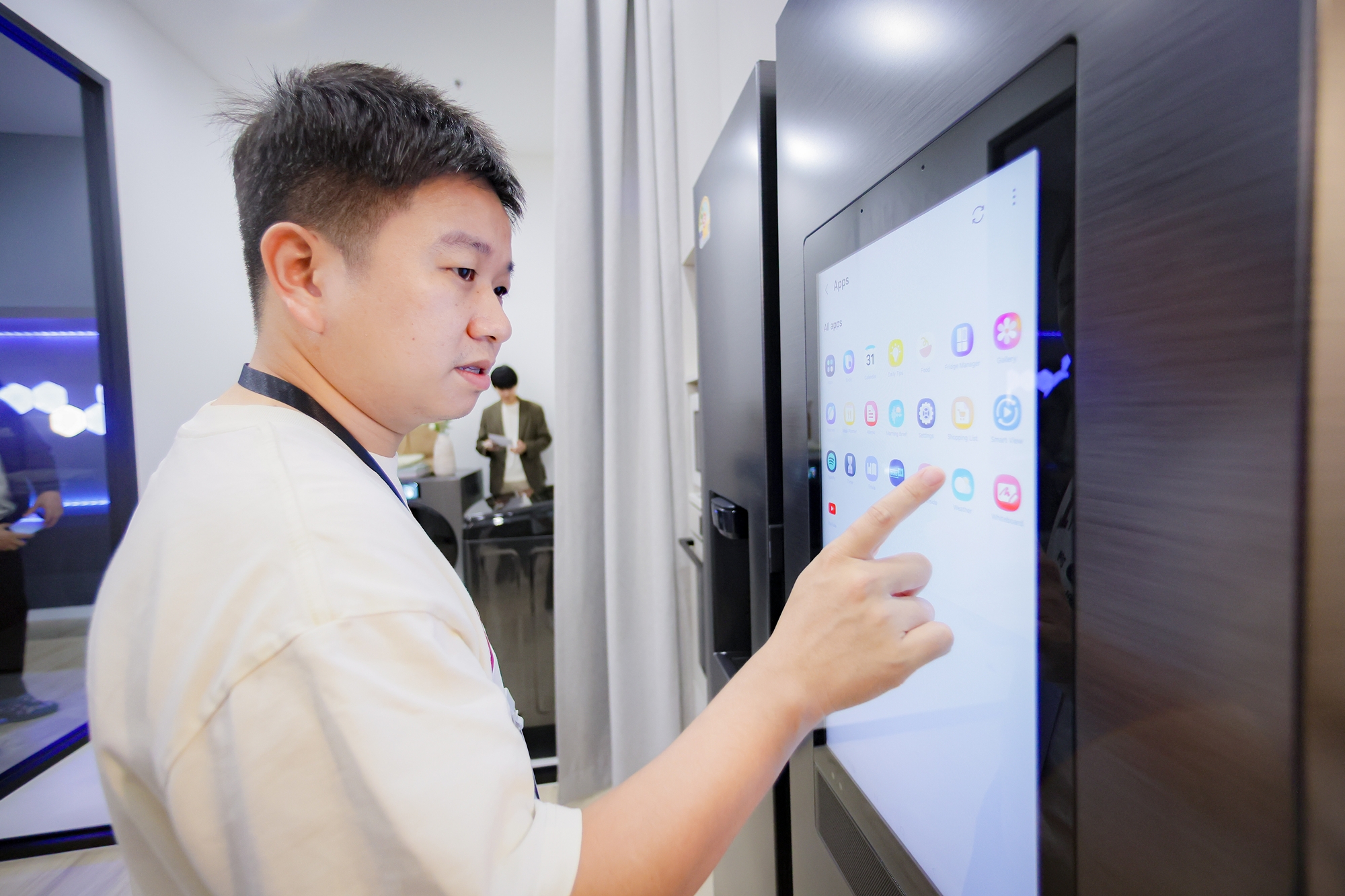 AI走进日常生活！Samsung家电全都用AI：帮你洗衣、烘干，随时调节冷气温度等！