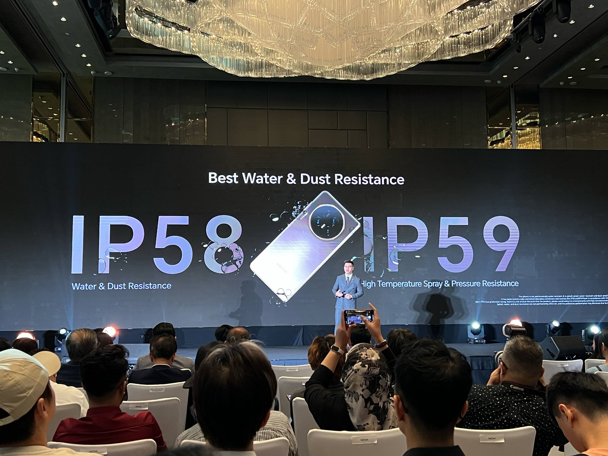 HONOR Magic V5大马发布:骁龙8 Elite、5820mAh、66W快充,售RM6999! 5 18b4a730 e339 4758 b0b3 616277fe972f