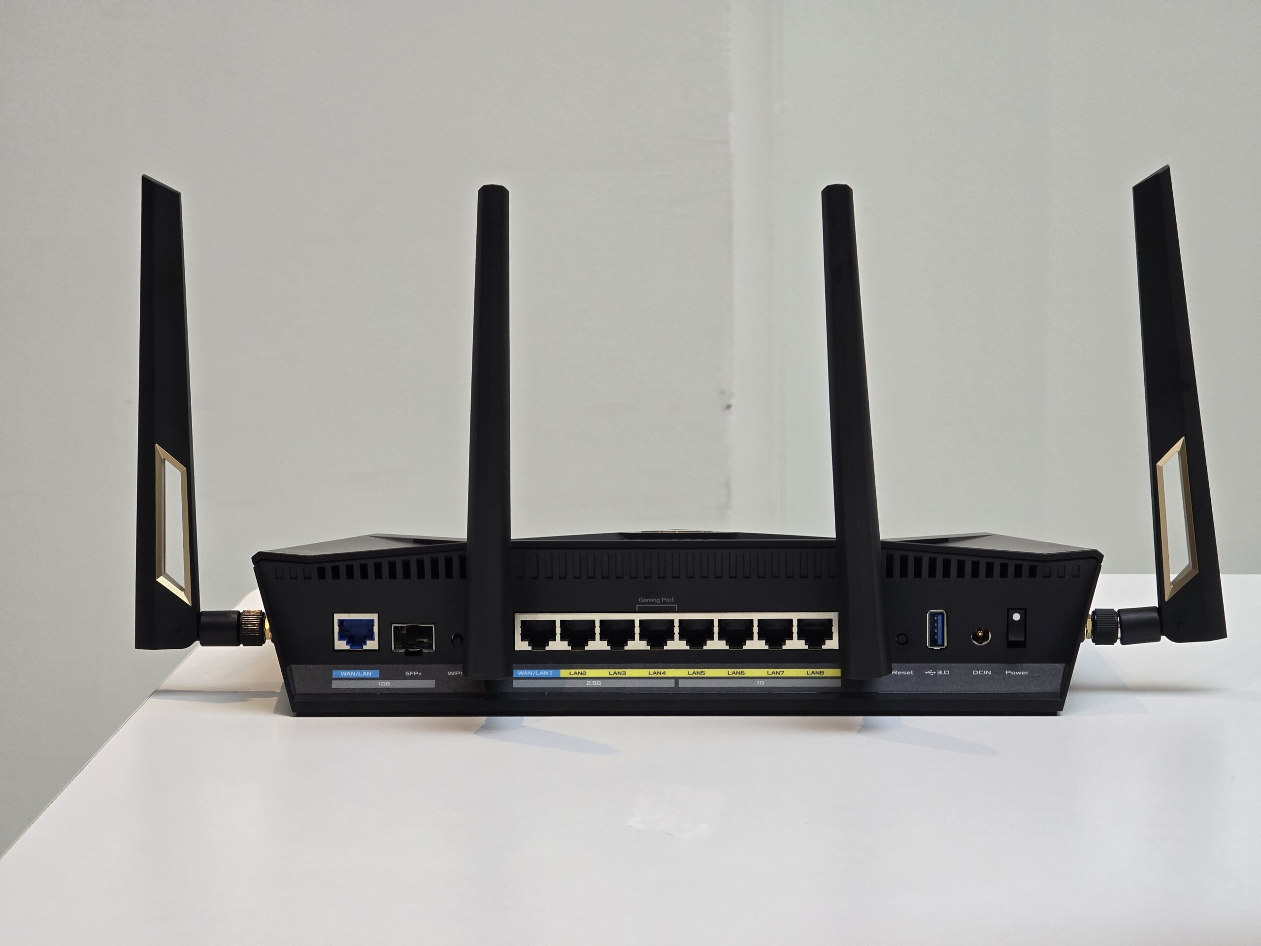 家里WiFi老掉线?ASUS RT-BE88U体验:全体同事的网络就没有慢过断过 3 家里WiFi老掉线?ASUS RT-BE88U体验:全体同事的网络就没有慢过断过