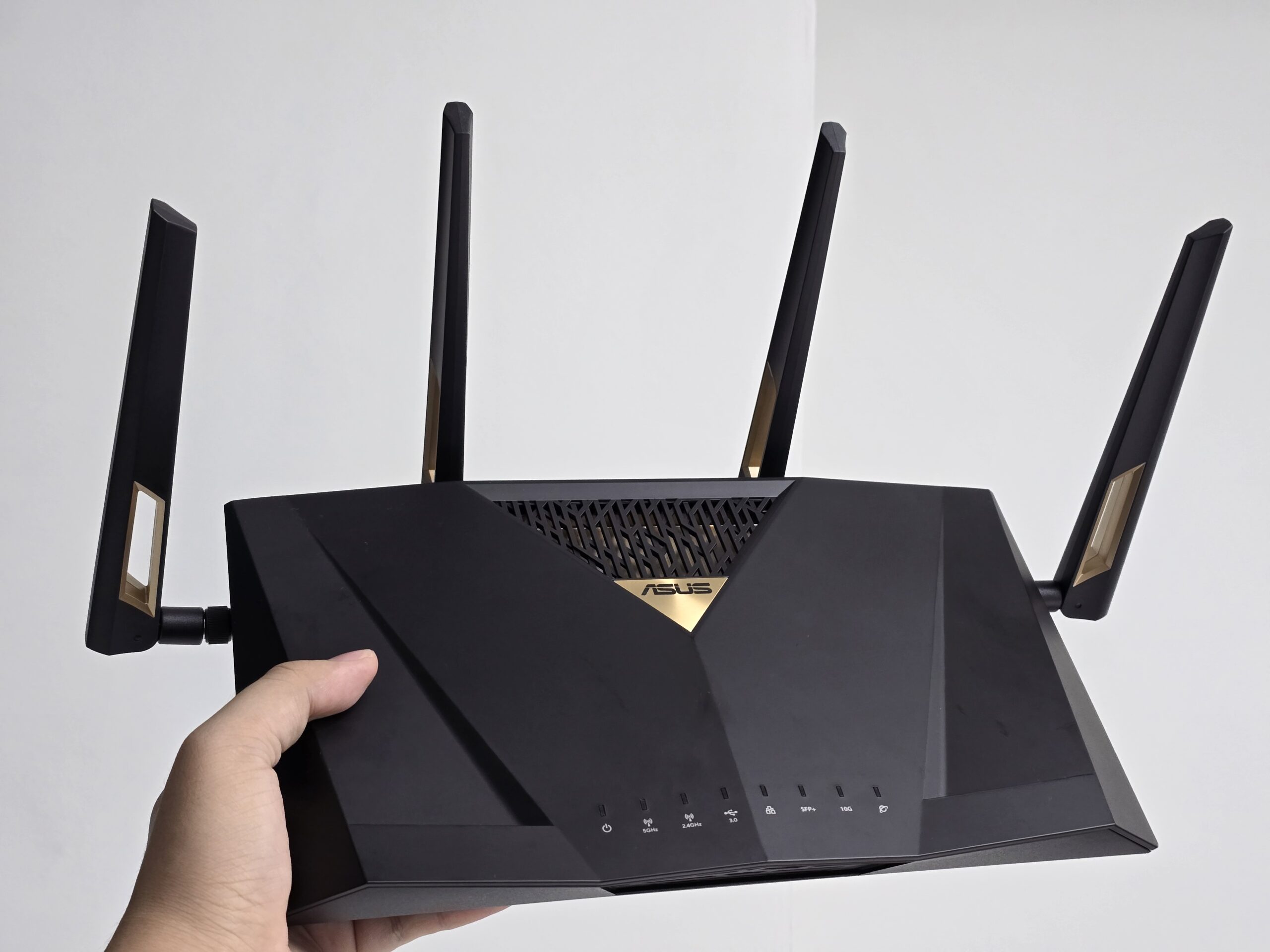 家里WiFi老掉线?ASUS RT-BE88U体验:全体同事的网络就没有慢过断过 14 20250630 193212 scaled