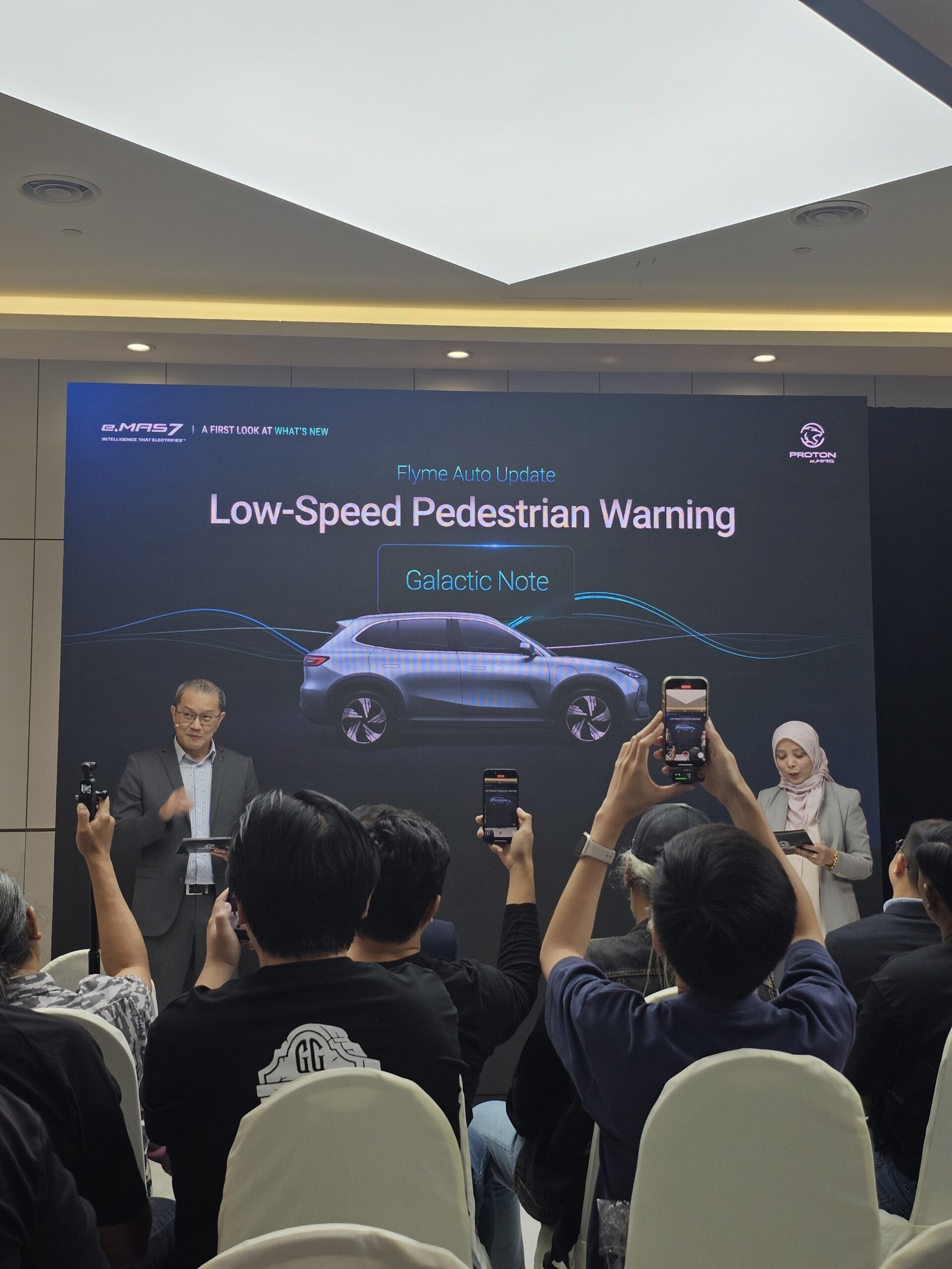新版本Proton e.MAS 7登场!车载系统升级支持Apple Car Play、新增曜石黑车配色+雪晶白内饰! 16 20250702 150625 scaled