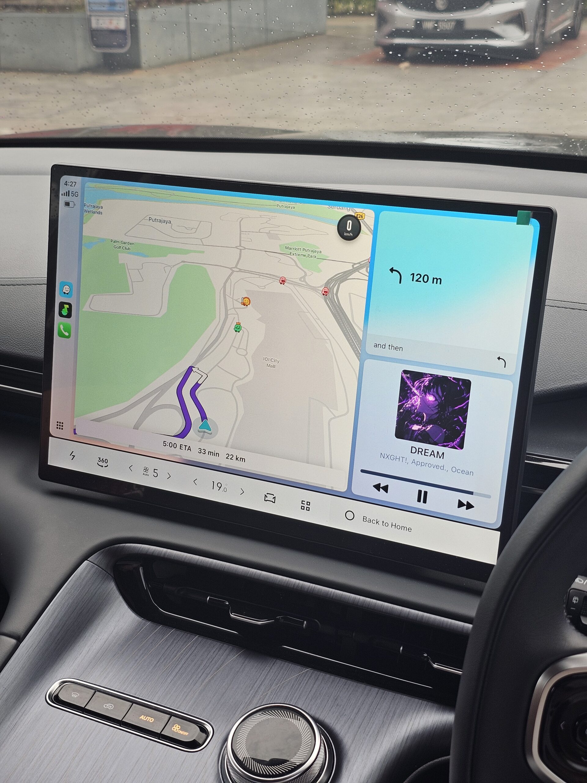 新版本Proton e.MAS 7登场!车载系统升级支持Apple Car Play、新增曜石黑车配色+雪晶白内饰! 13 20250702 162740 scaled