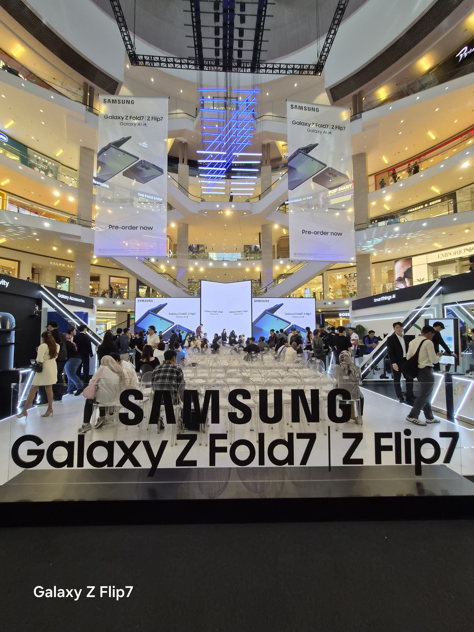 Samsung在Pavilion KL举办路演!可上手体验Galaxy Z Fold7 | Flip7,预购还送好礼! 3 518248752 1146939400801022 5661968673946463907 n