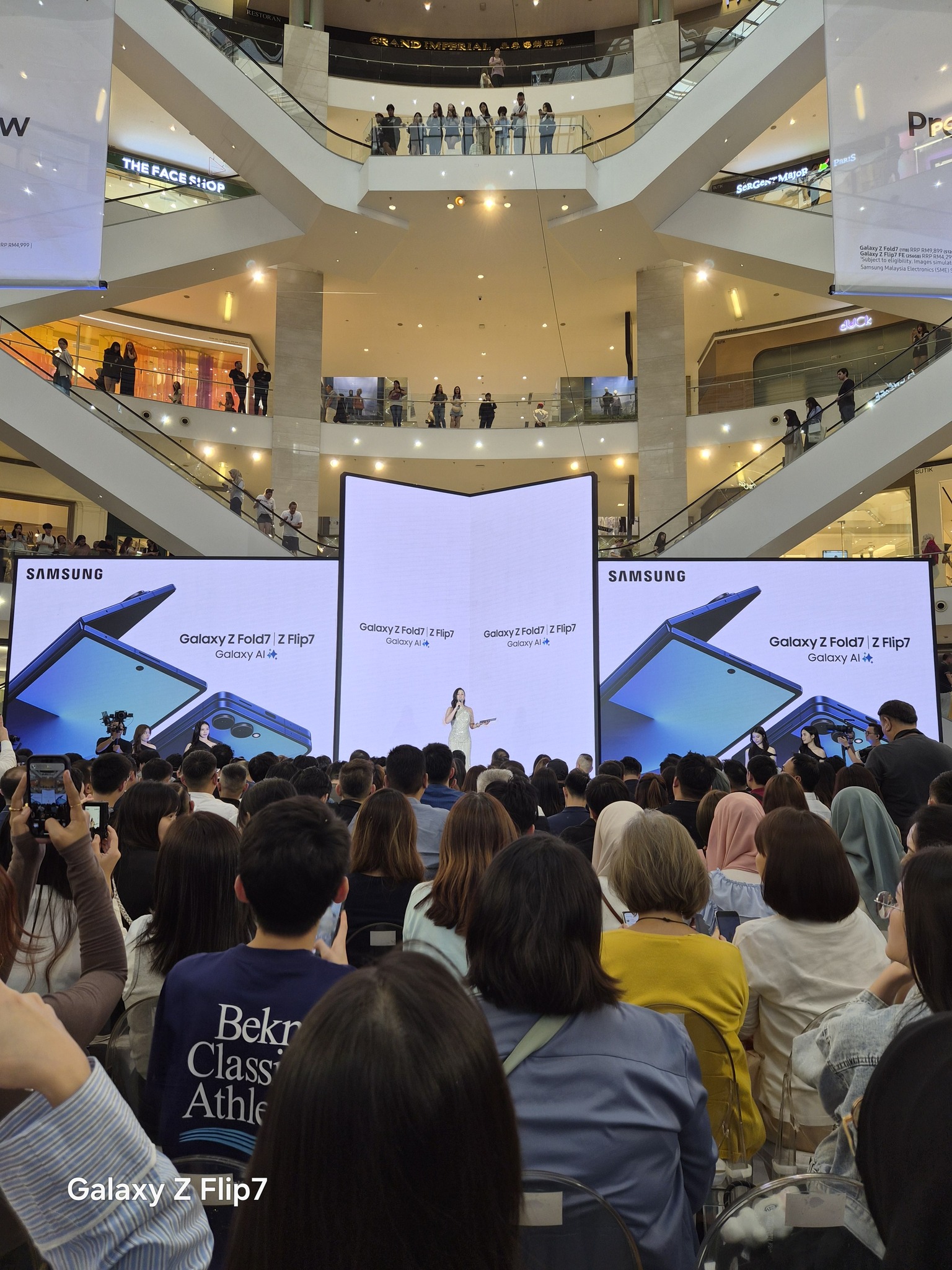 Samsung在Pavilion KL举办路演!可上手体验Galaxy Z Fold7 | Flip7,预购还送好礼! 12 518315555 1146939357467693 5559235711215497229 n