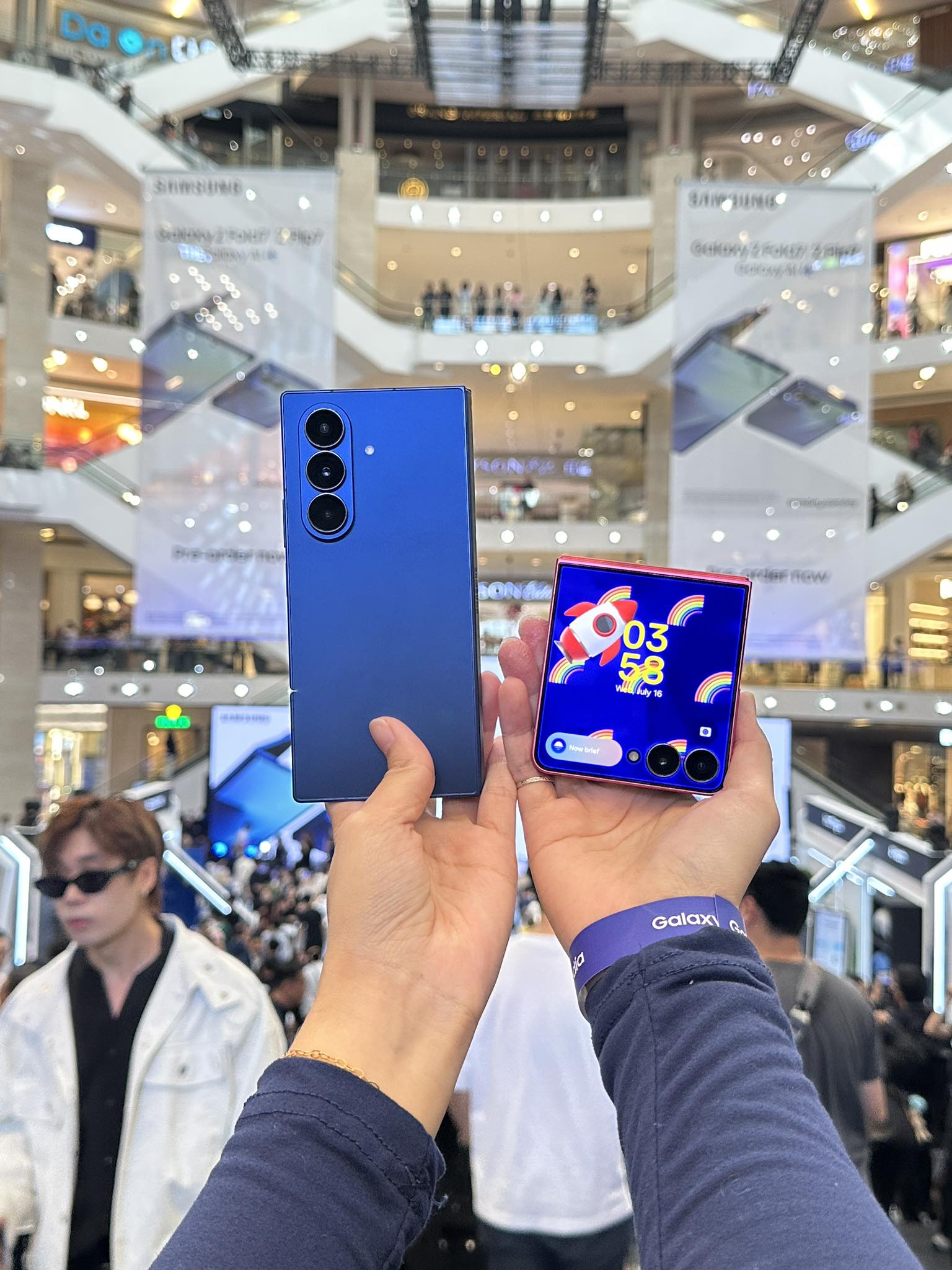 Samsung在Pavilion KL举办路演!可上手体验Galaxy Z Fold7 | Flip7,预购还送好礼! 11 519697843 1146931980801764 9052092732797290545 n 1
