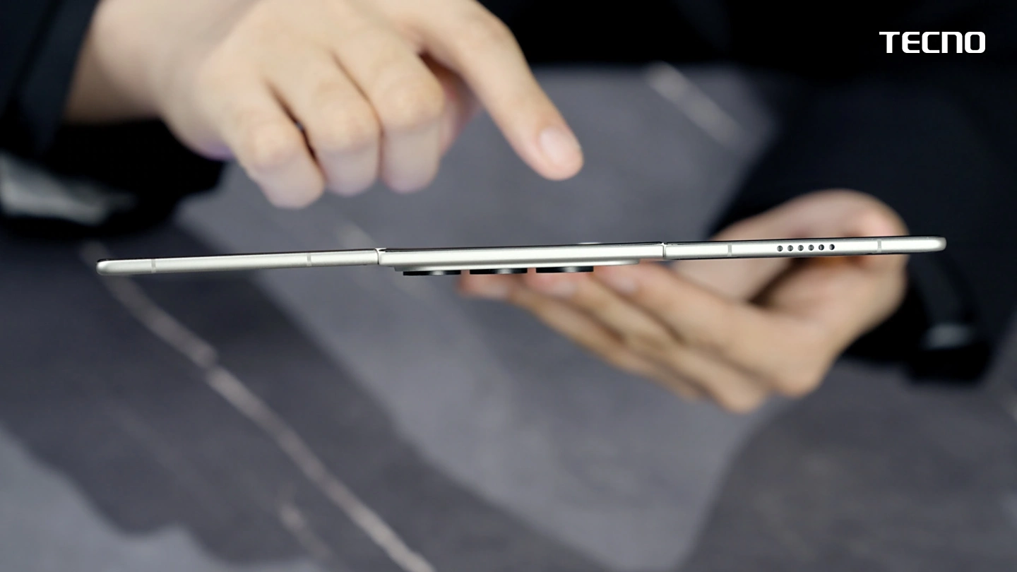 TECNO发布首款三折叠概念机!号称全球最薄,折叠只有11.49mm;展开3.49mm! 3 92178dac 7fdb 4444 90f1 14e37317f15e