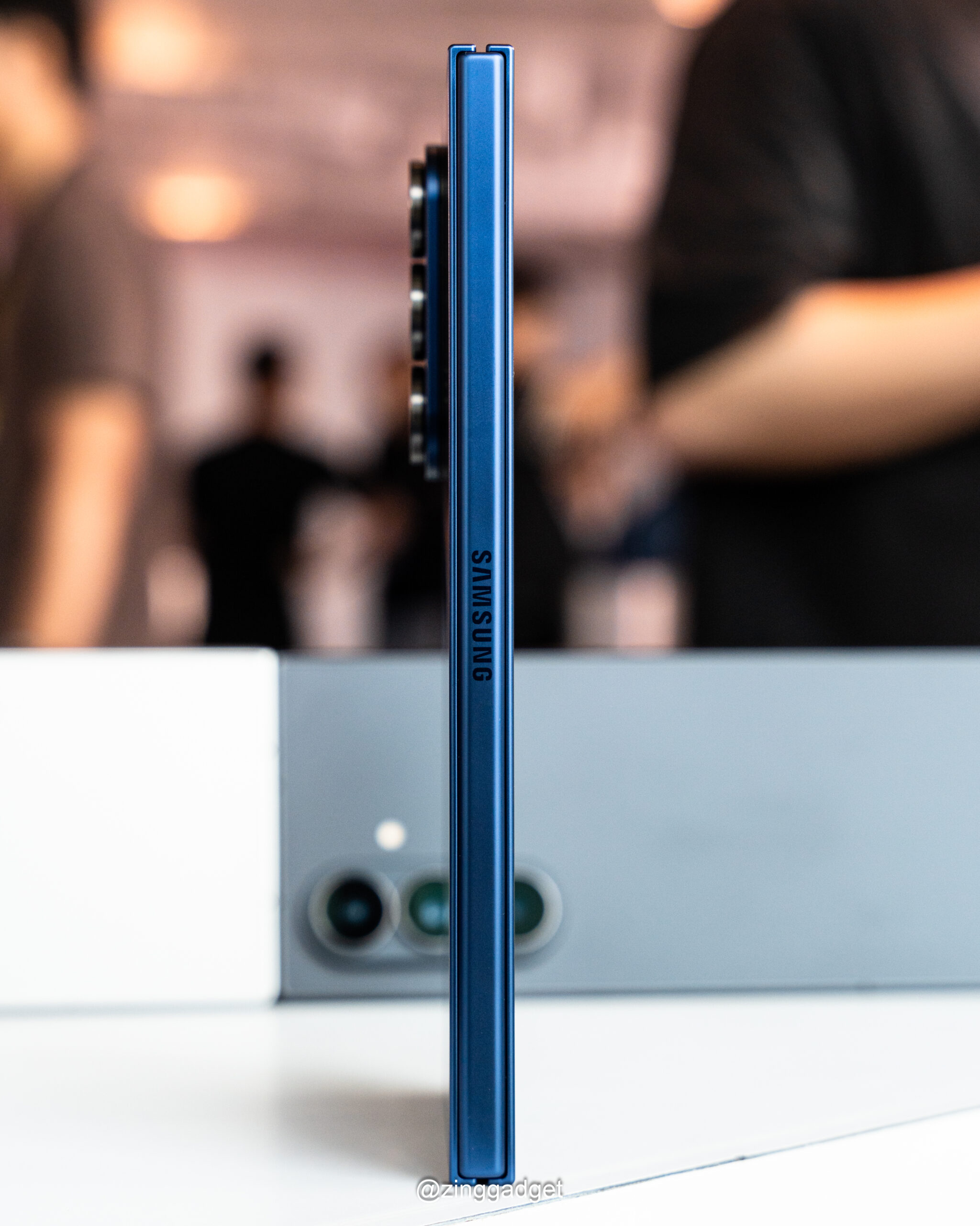 Samsung Galaxy Z Fold 7发布:厚度重量大砍一刀!骁龙8 Elite for Galaxy、2亿像素主摄,售RM7799 2 Samsung Galaxy Z Fold 7发布:厚度重量大砍一刀!骁龙8 Elite for Galaxy、2亿像素主摄,售RM7799