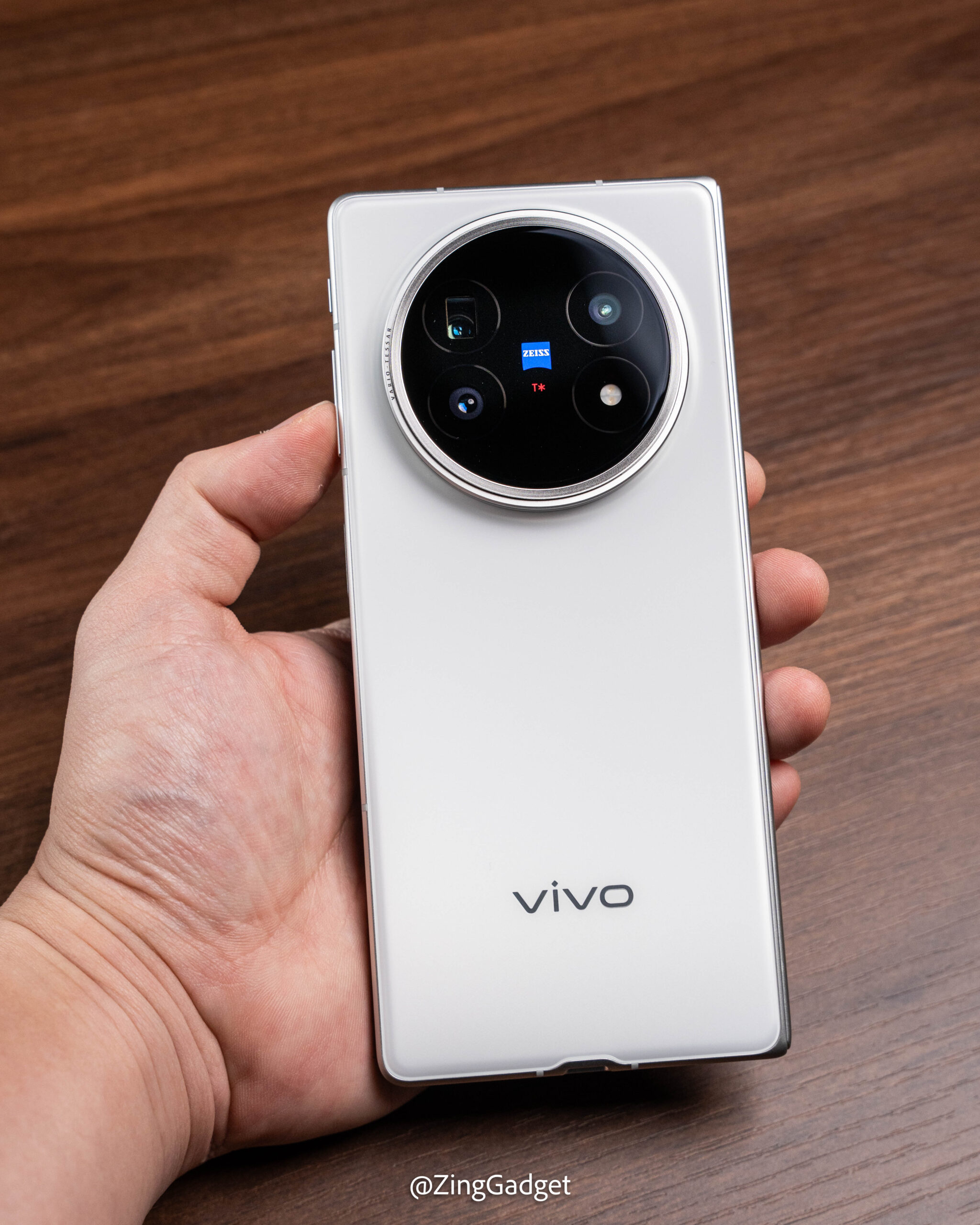vivo X Fold5评测:轻薄、续航出色,工作台功能非常适合大忙人! 6 DSC08323 1 scaled