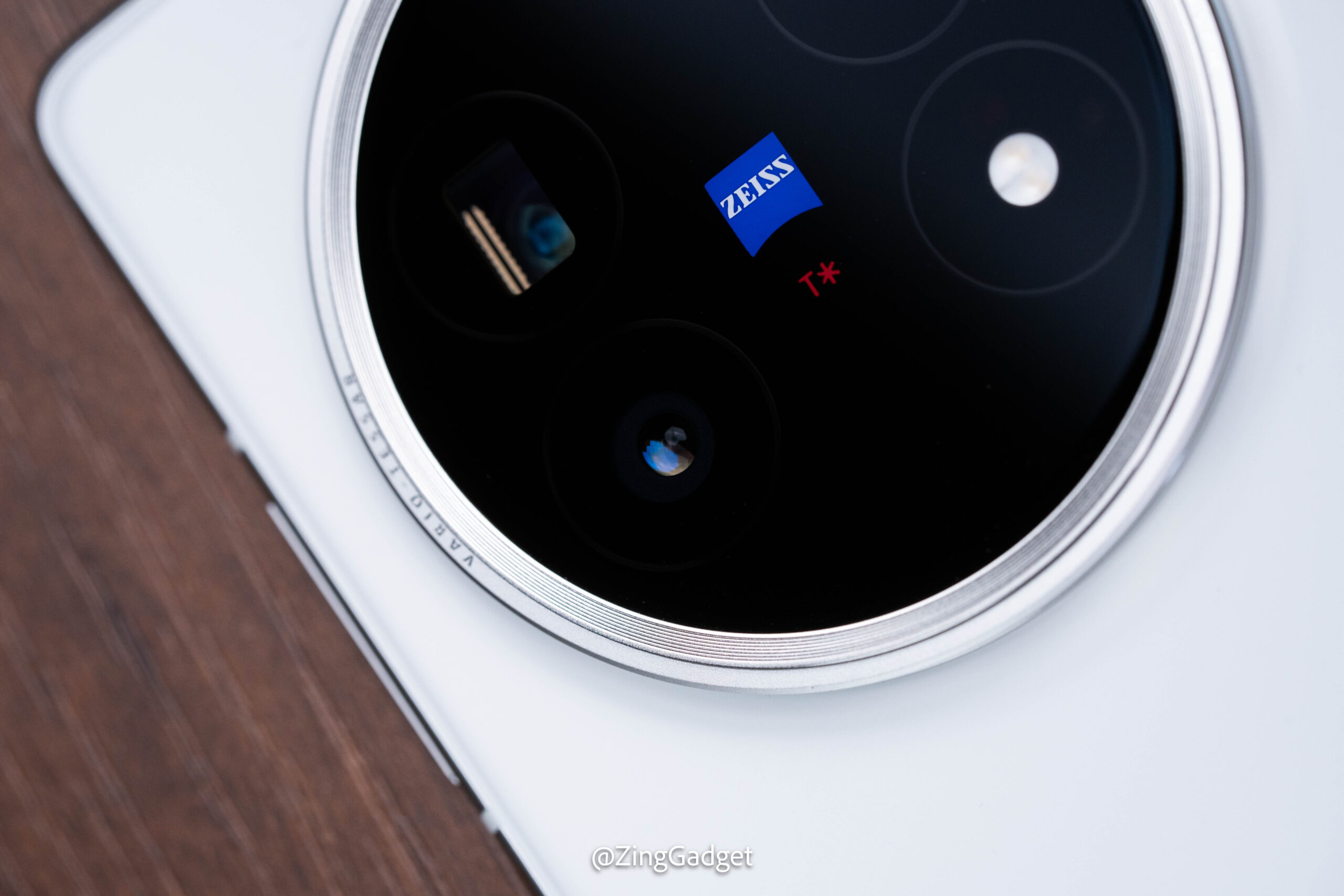 vivo X Fold5评测:轻薄、续航出色,工作台功能非常适合大忙人! 5 DSC08355 scaled