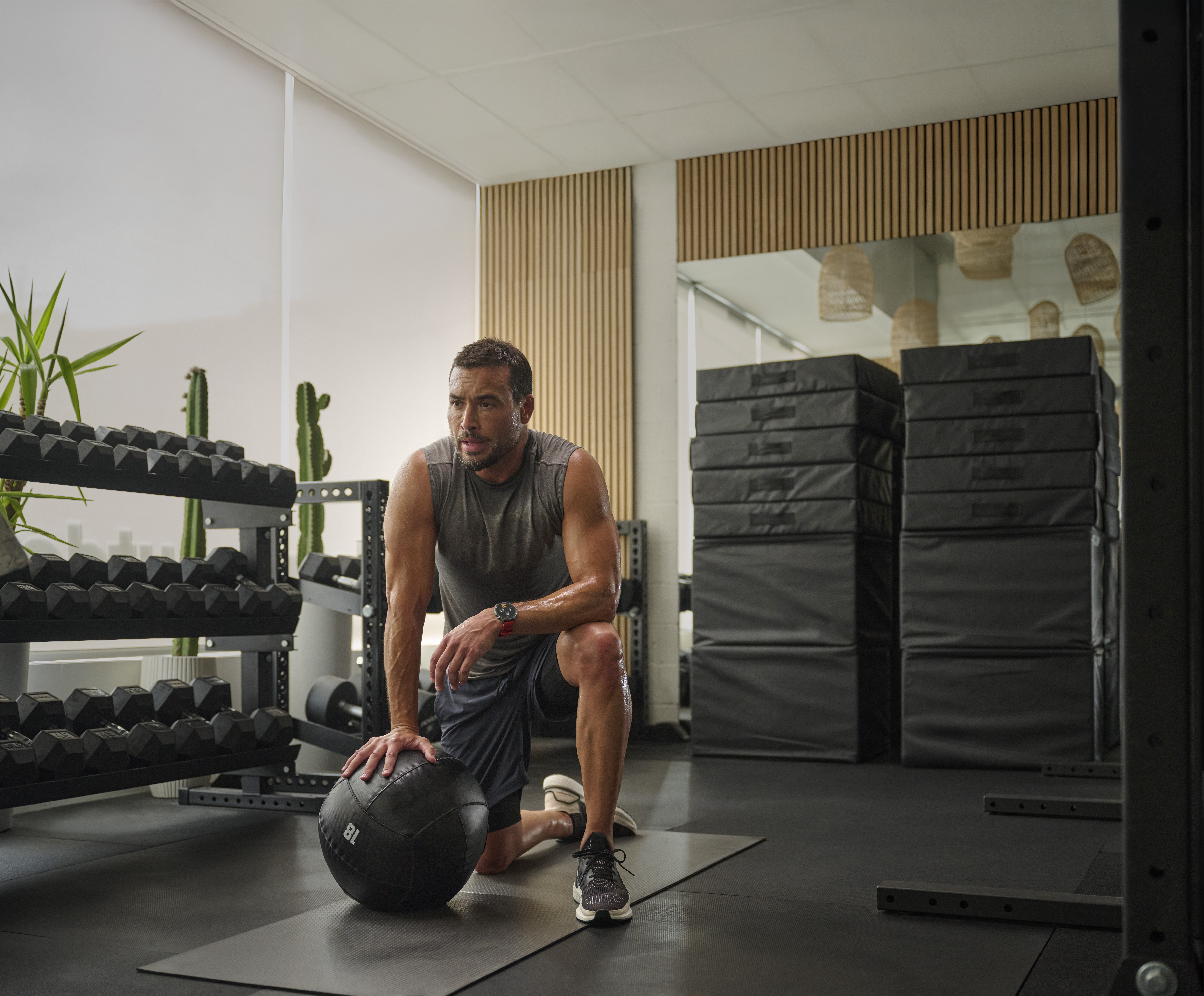 Amazfit Balance 2 智能手表大马发布:HYROX竞赛模式、离线地图、21天续航,售价RM1299! 9 Gym Shot 2