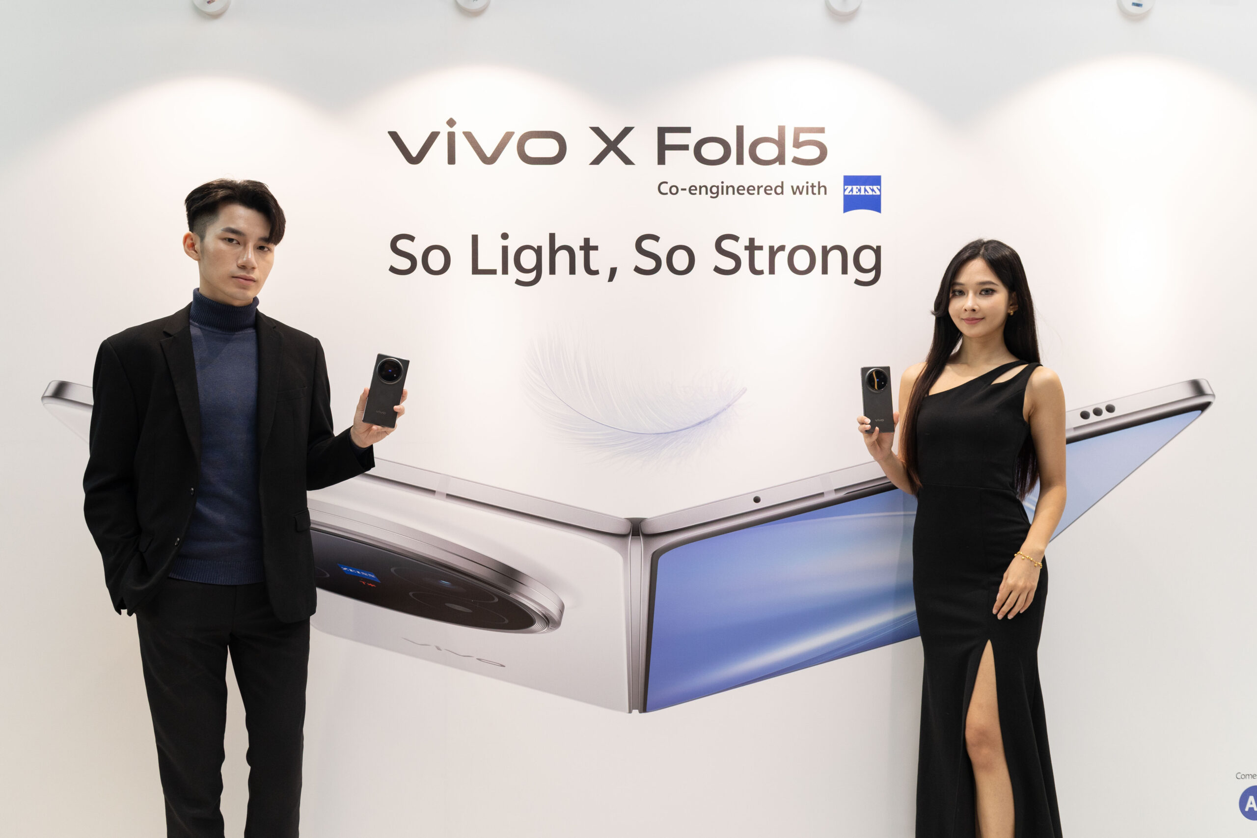大马售价RM6,999!vivo X Fold5发布:展开4.3mm厚、6000mAh、后置50MP潜望长焦! 4 IMG 3812 1 scaled