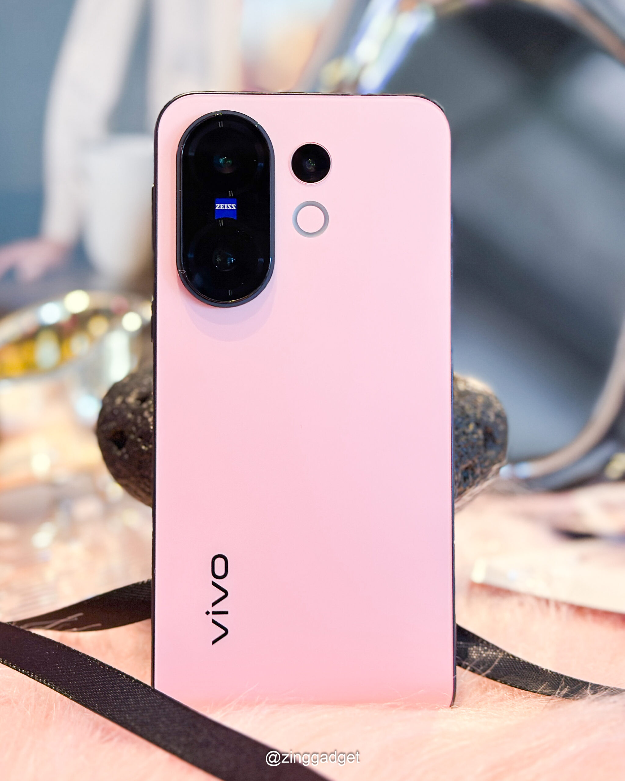 不是女生手小,是手机太大块!vivo X200 FE:轻巧好握、随手出片的女生专属果味小直屏旗舰📱💗📸 5 IMG 7733 2 scaled