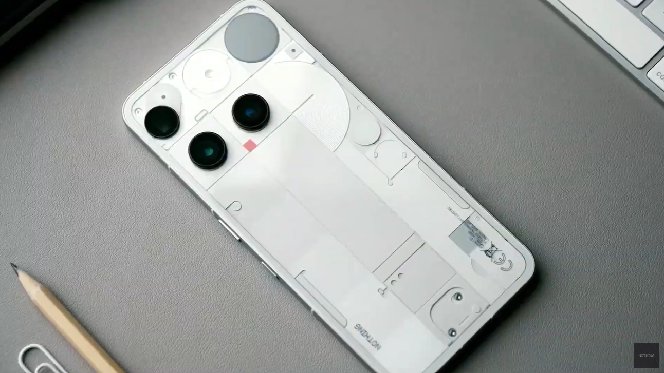 Nothing Phone(3)发布:高通骁龙8s Gen 4、全5000万像素三摄、LED点阵小屏幕,约RM3365起 2 Nothing Phone(3)大马发布:骁龙8s Gen 4、后置像素屏可显示时间也可玩游戏,售RM3299起!