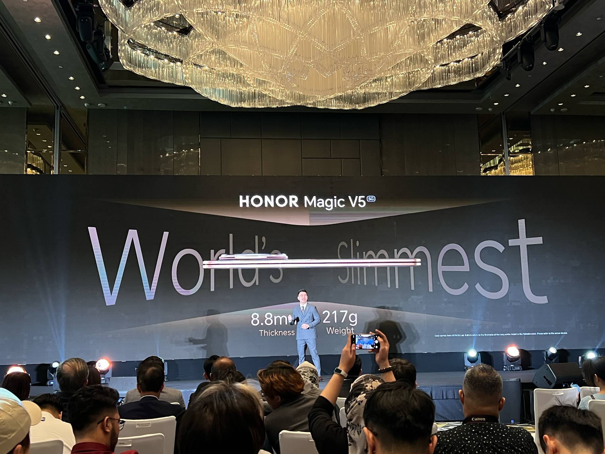 HONOR Magic V5大马发布:骁龙8 Elite、5820mAh、66W快充,售RM6999! 2 d52866bc 9940 462f 9967 65e33a77ae79