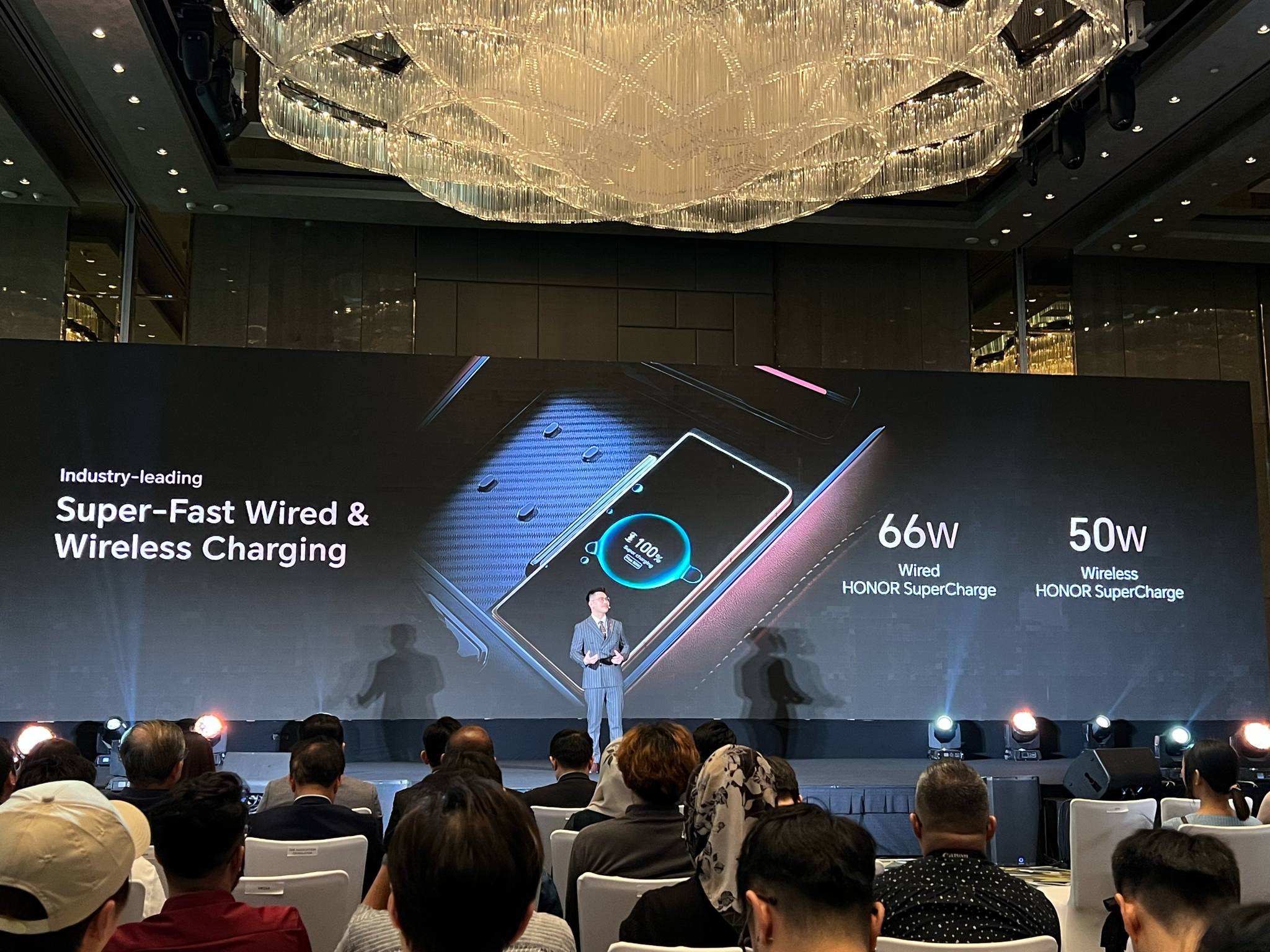 HONOR Magic V5大马发布:骁龙8 Elite、5820mAh、66W快充,售RM6999! 3 e6e371b5 859f 48c4 b866 4685f4f4ccd6